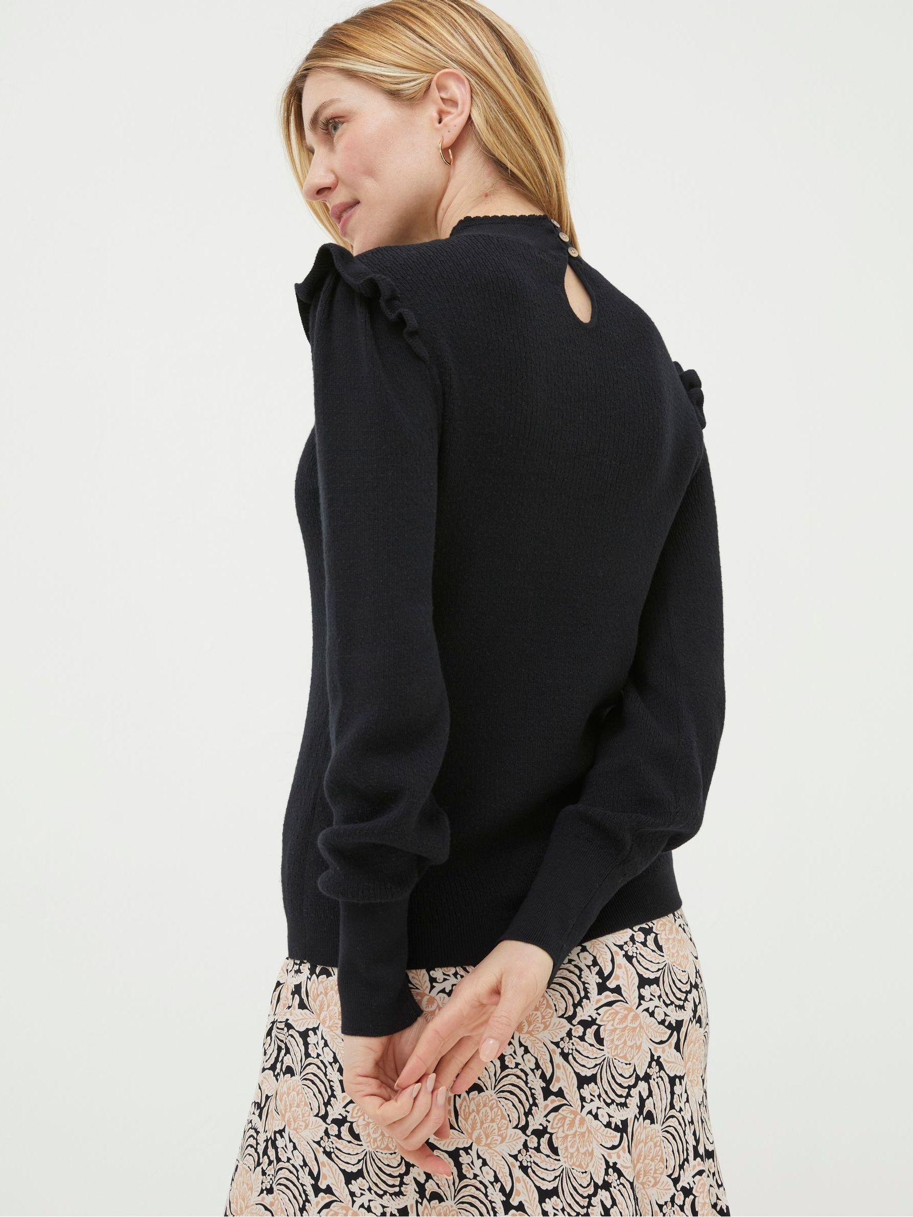  - Image 2 of 6