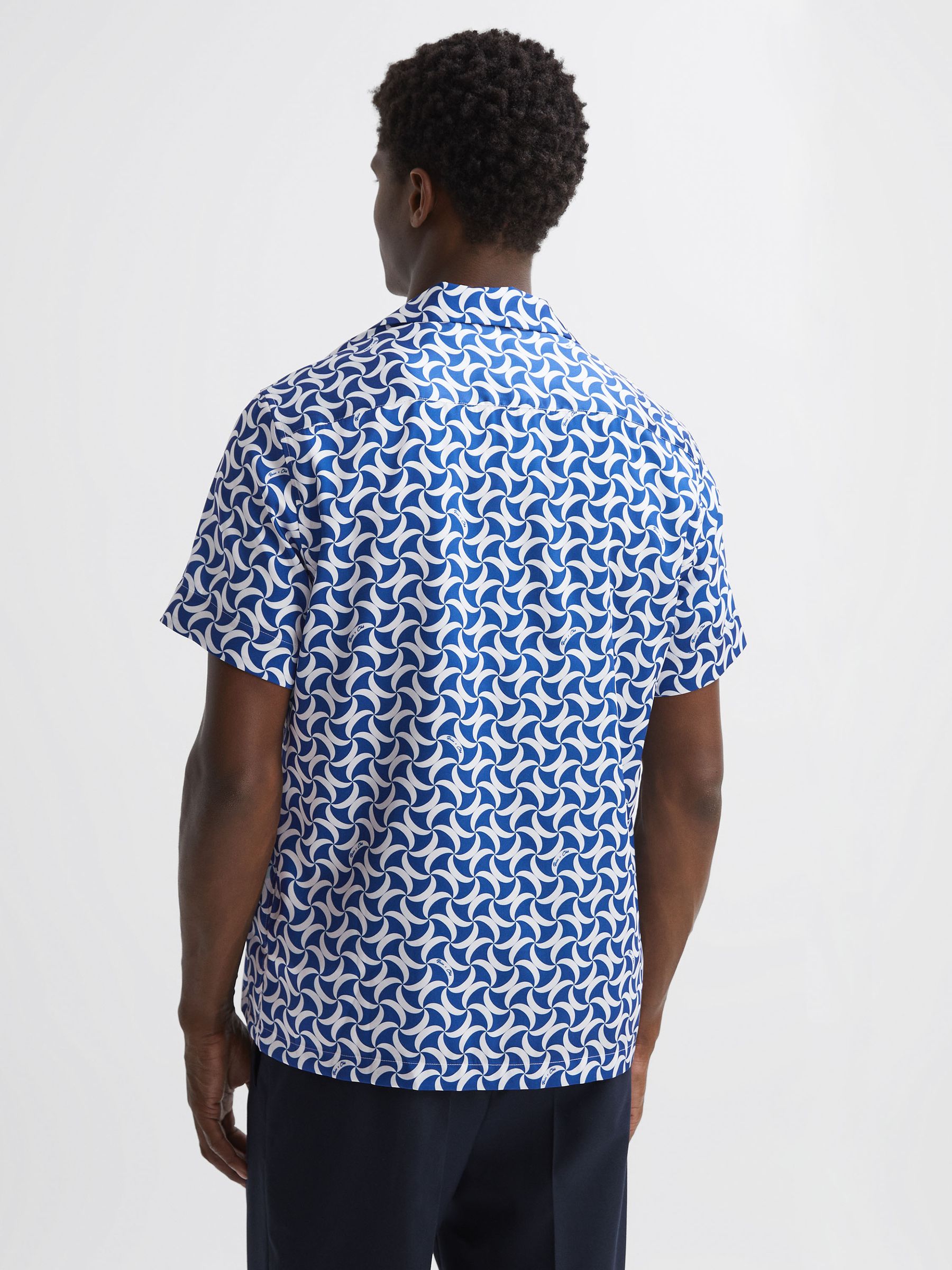 Reiss Ché Printed Cuban Collar Button-Through Shirt in Bright Blue/White - Image 5 of 6