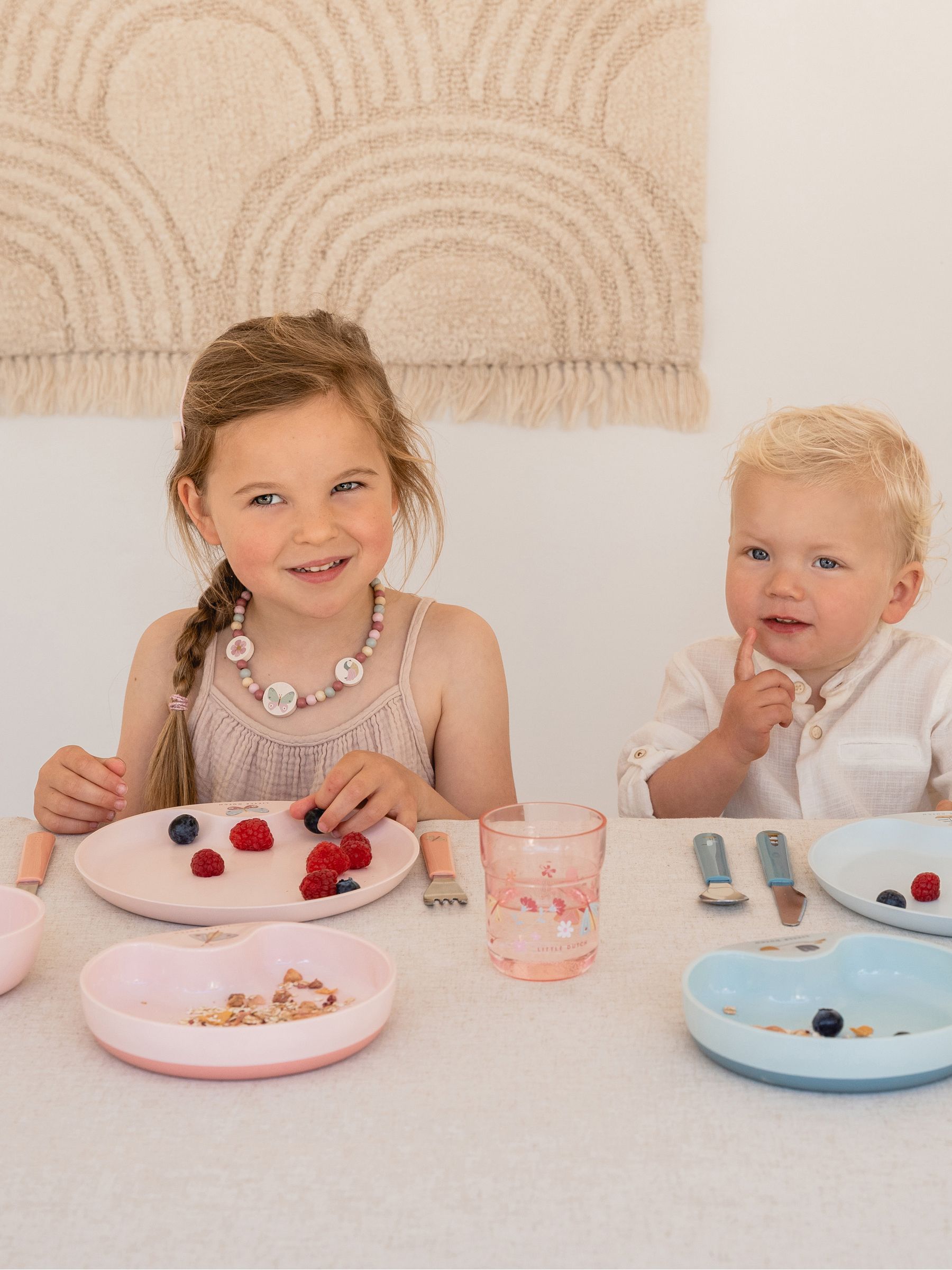 Little Dutch Childrens Dinnerware Set Flowers and Butterflies - Image 6 of 11