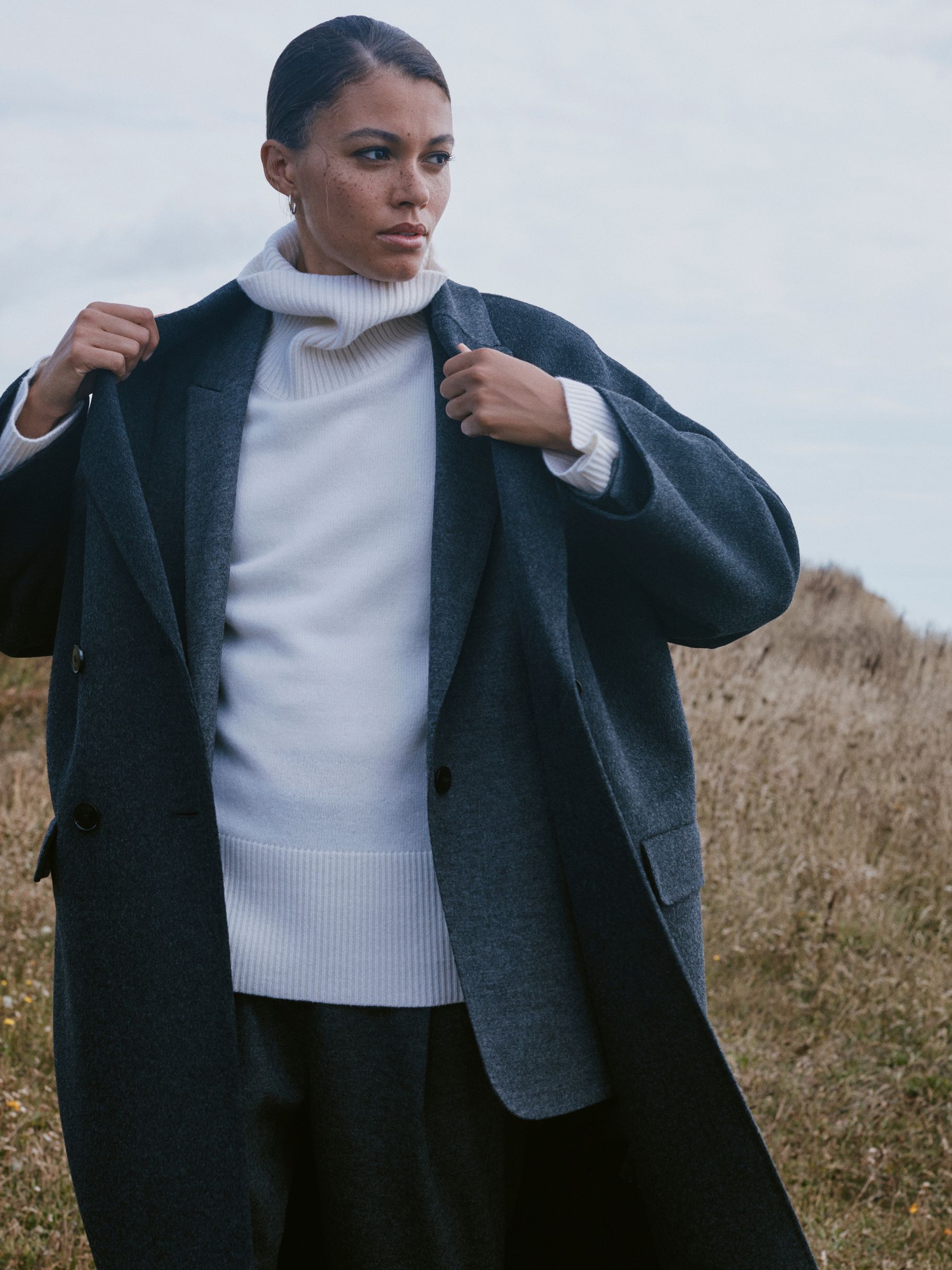 Wool Single Breasted Blazer in Charcoal - Image 3 of 7