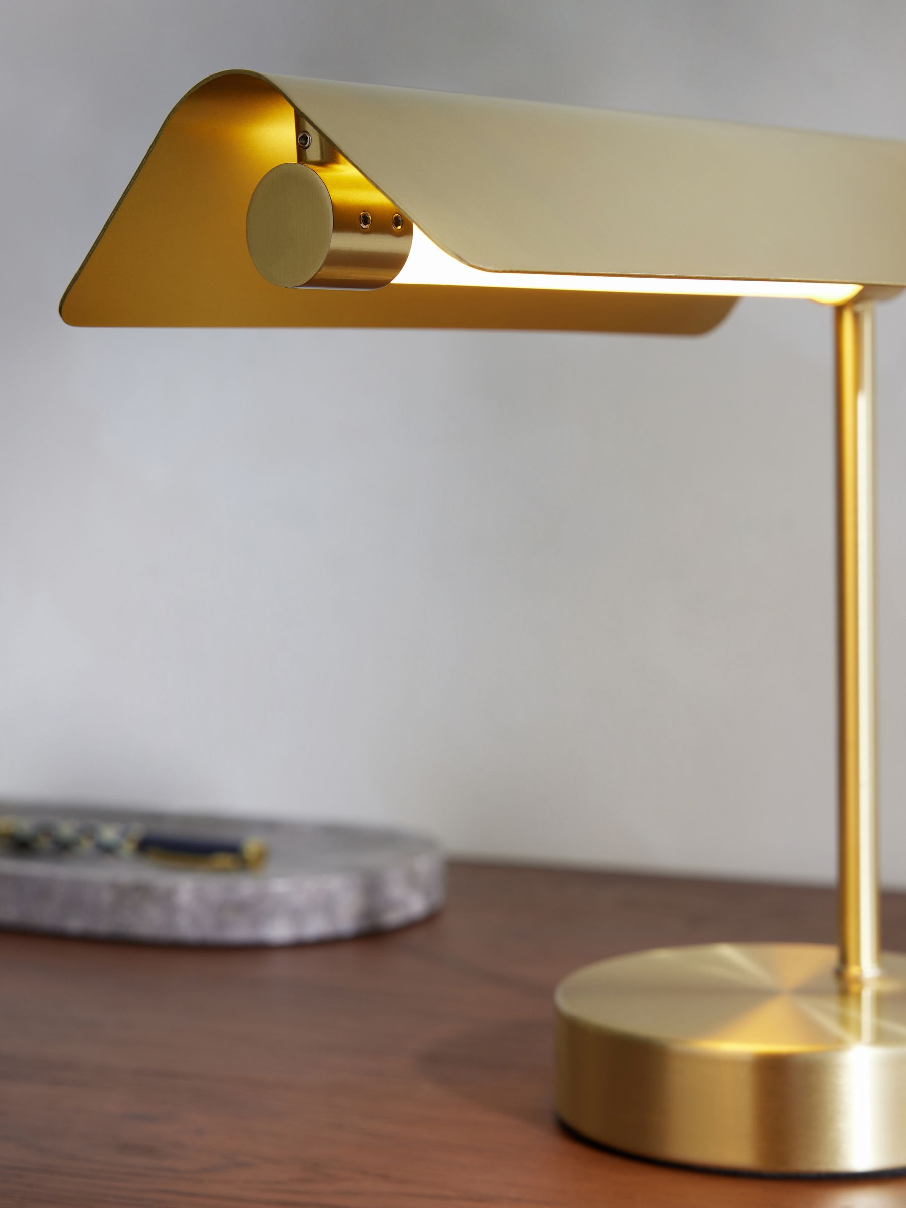 Ellis Table Lamp in Brass - Image 2 of 3