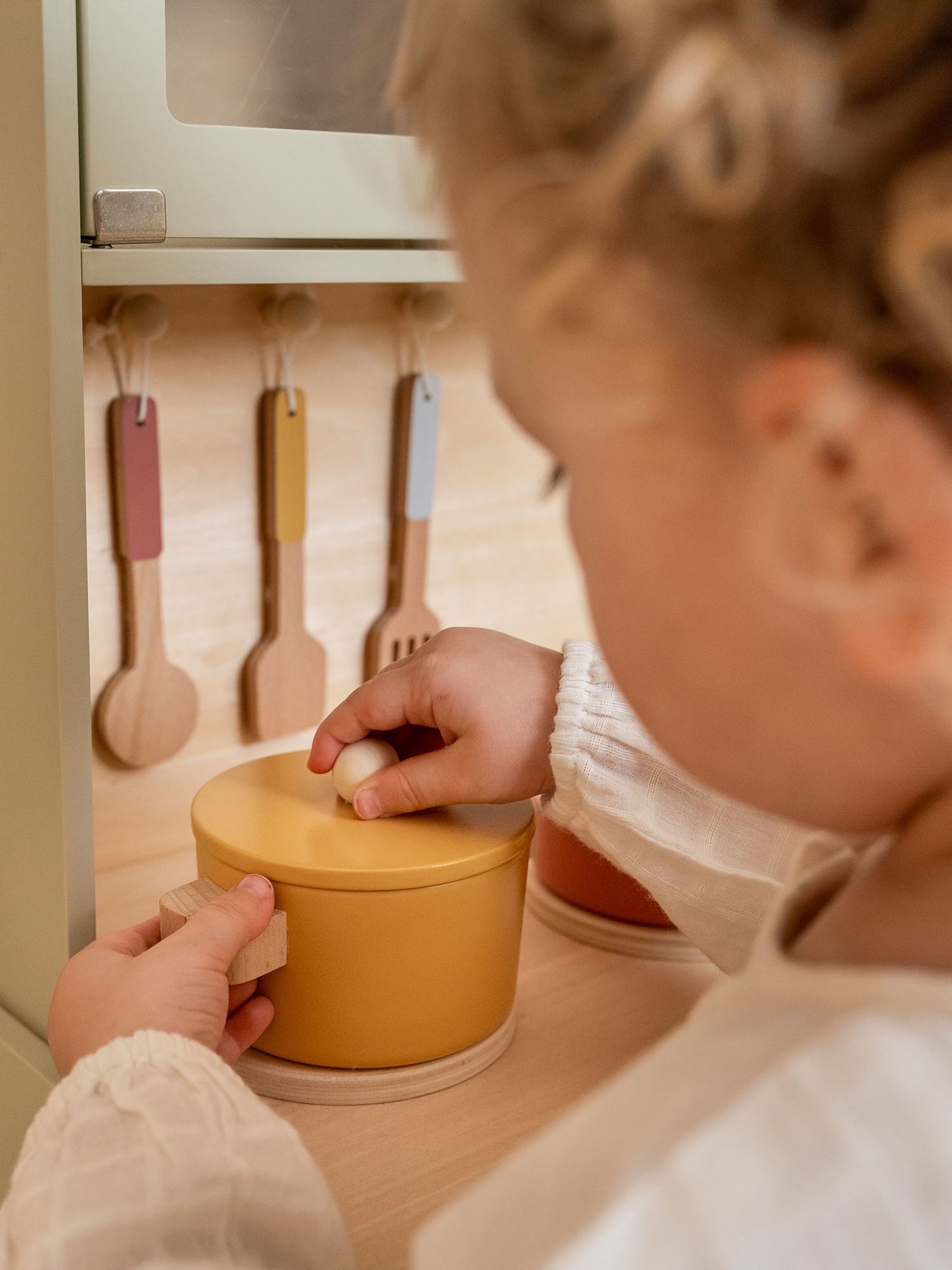Little Dutch Play Kitchen - Image 4 of 4
