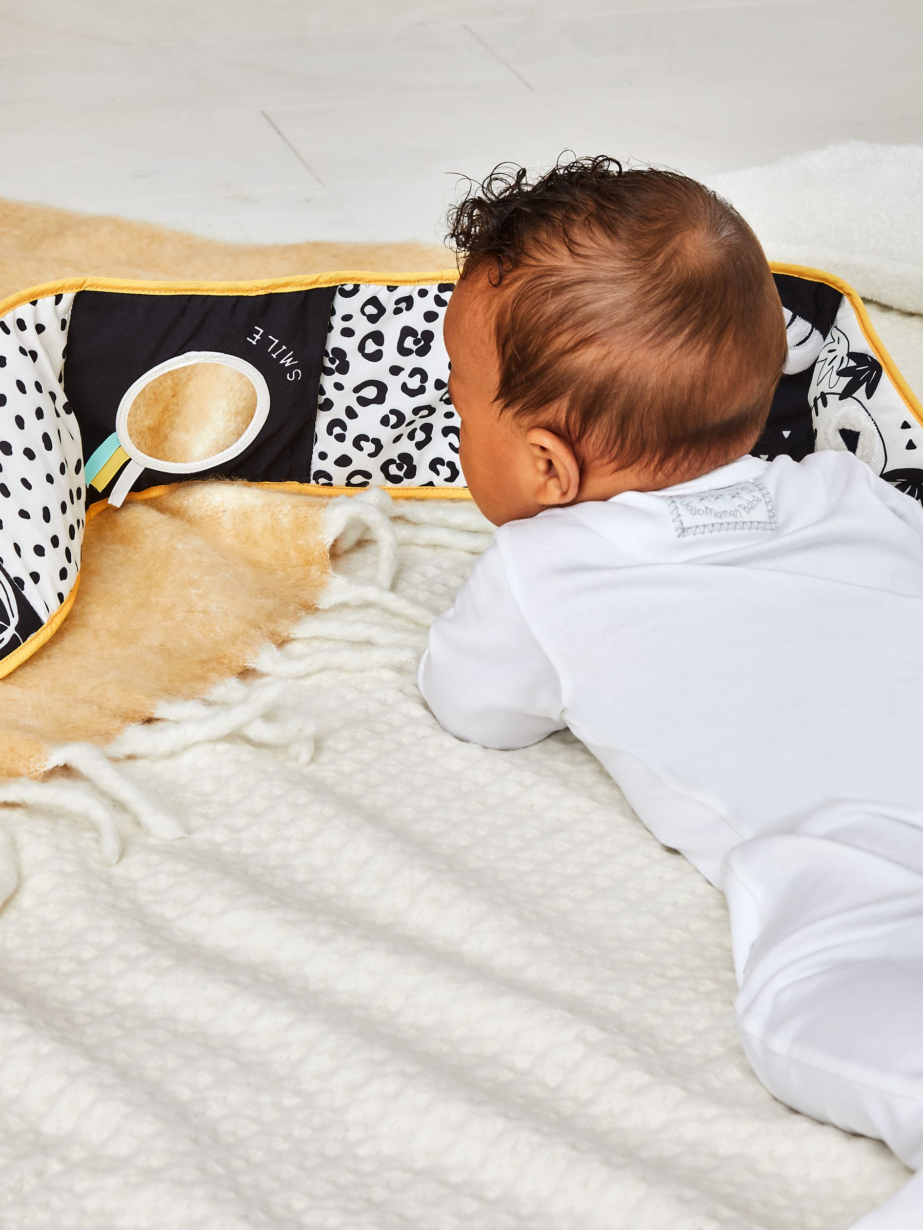 Yellow Safari Fold Out Activity Book - Image 6 of 8