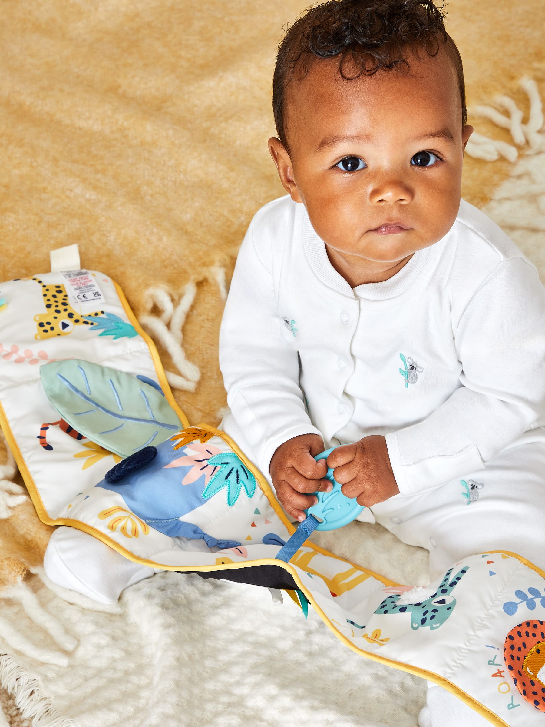 Yellow Safari Fold Out Activity Book - Image 7 of 8