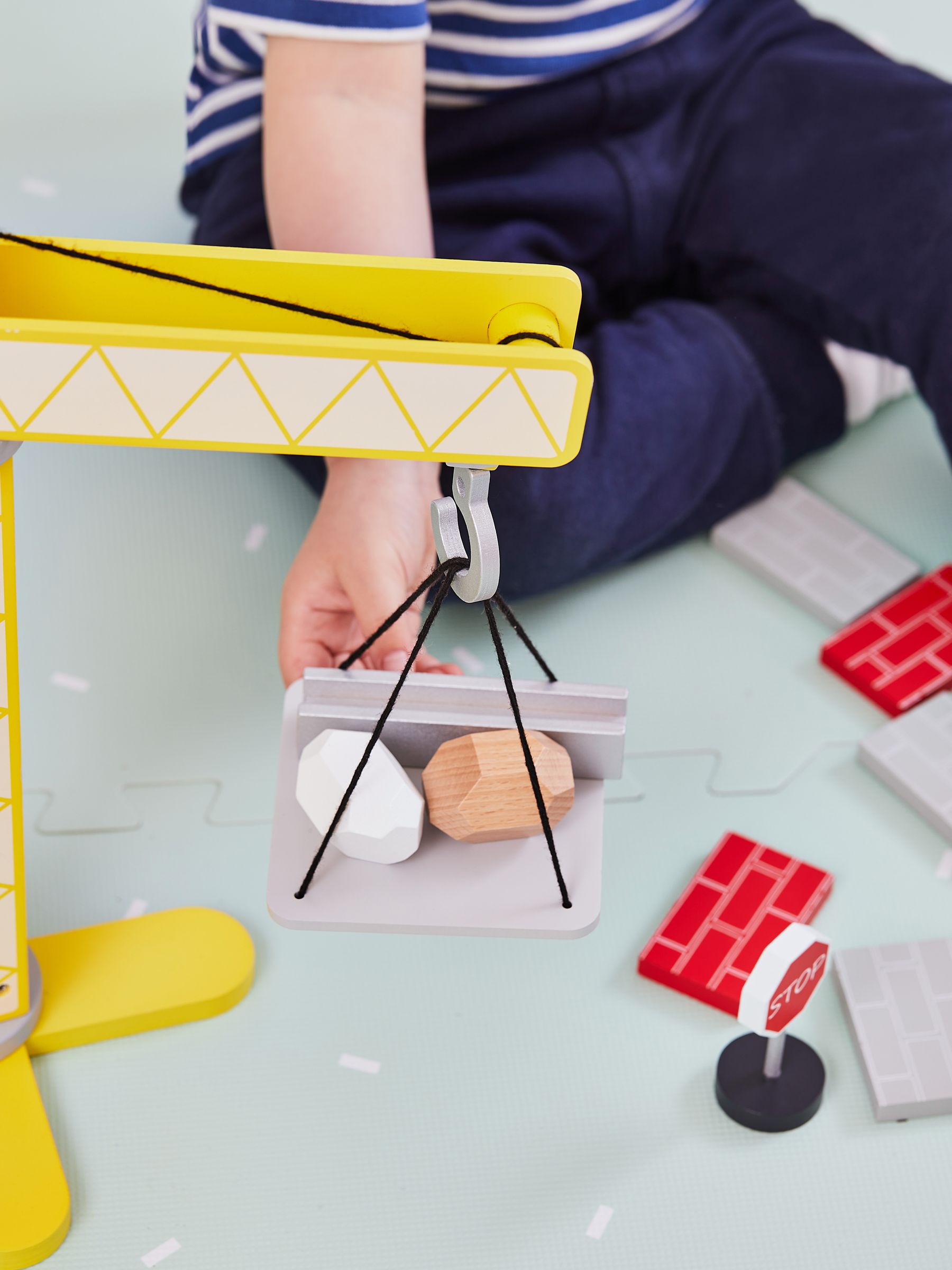 Construction Playset - Image 3 of 11