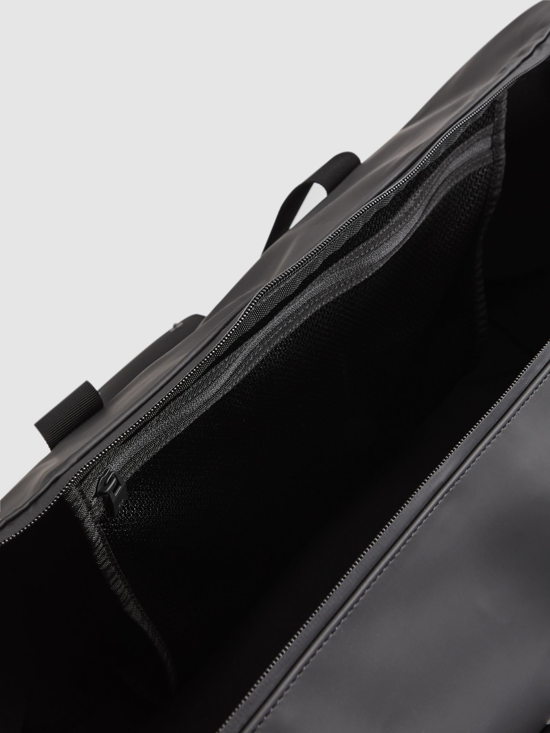 Rains Large Weekend Bag in Black - Image 3 of 5