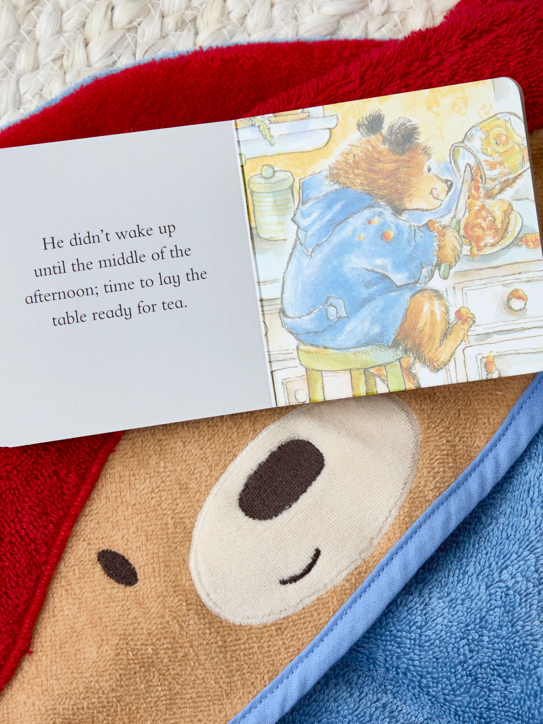 Paddington Hooded Towel & Books Gift Set - Image 4 of 4