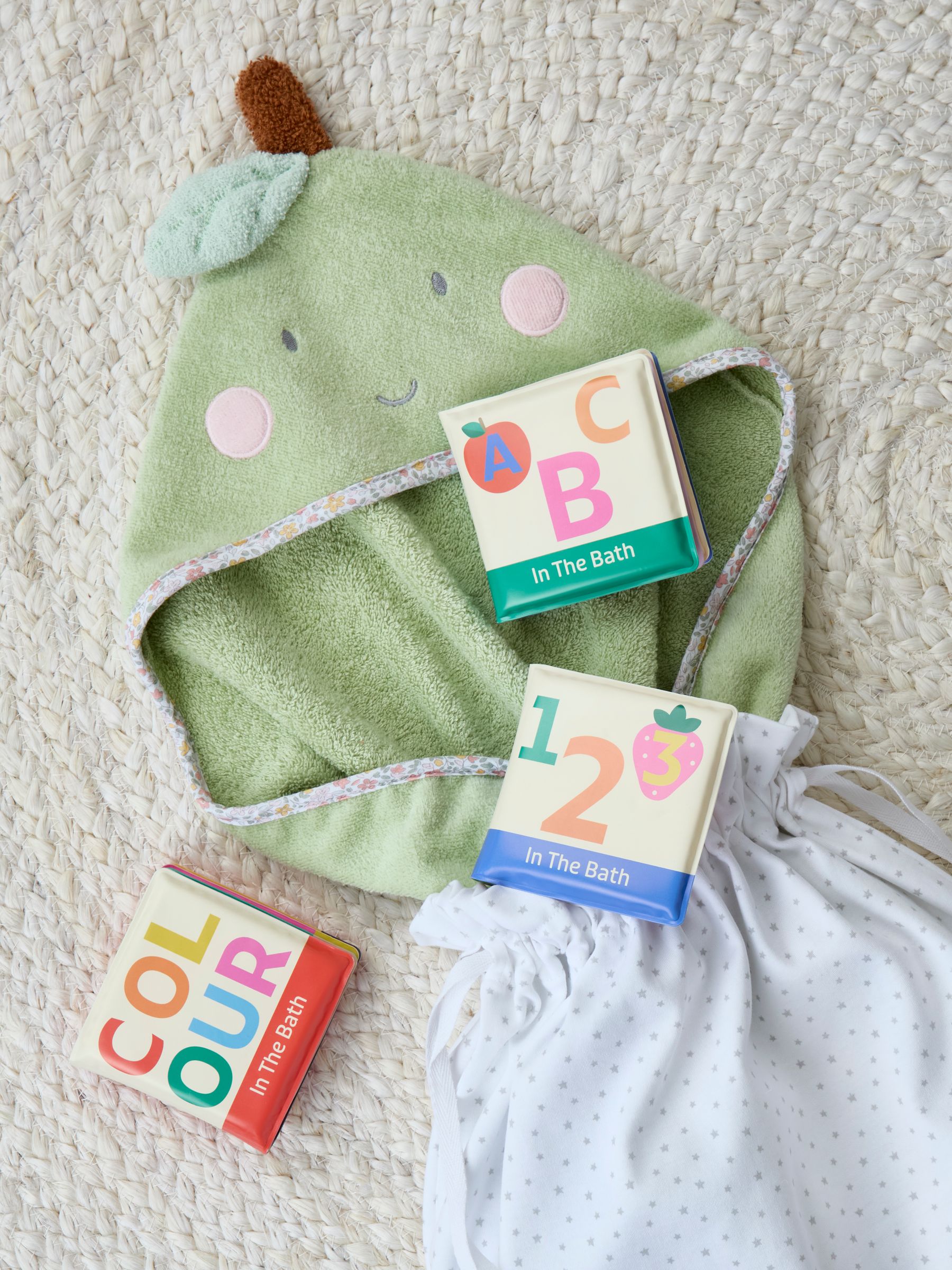 Apple Hooded Towel & Bathtime Book Gift Set - Image 2 of 4 Apple Hooded Towel & Bathtime Book Gift Set - Image 2 of 4