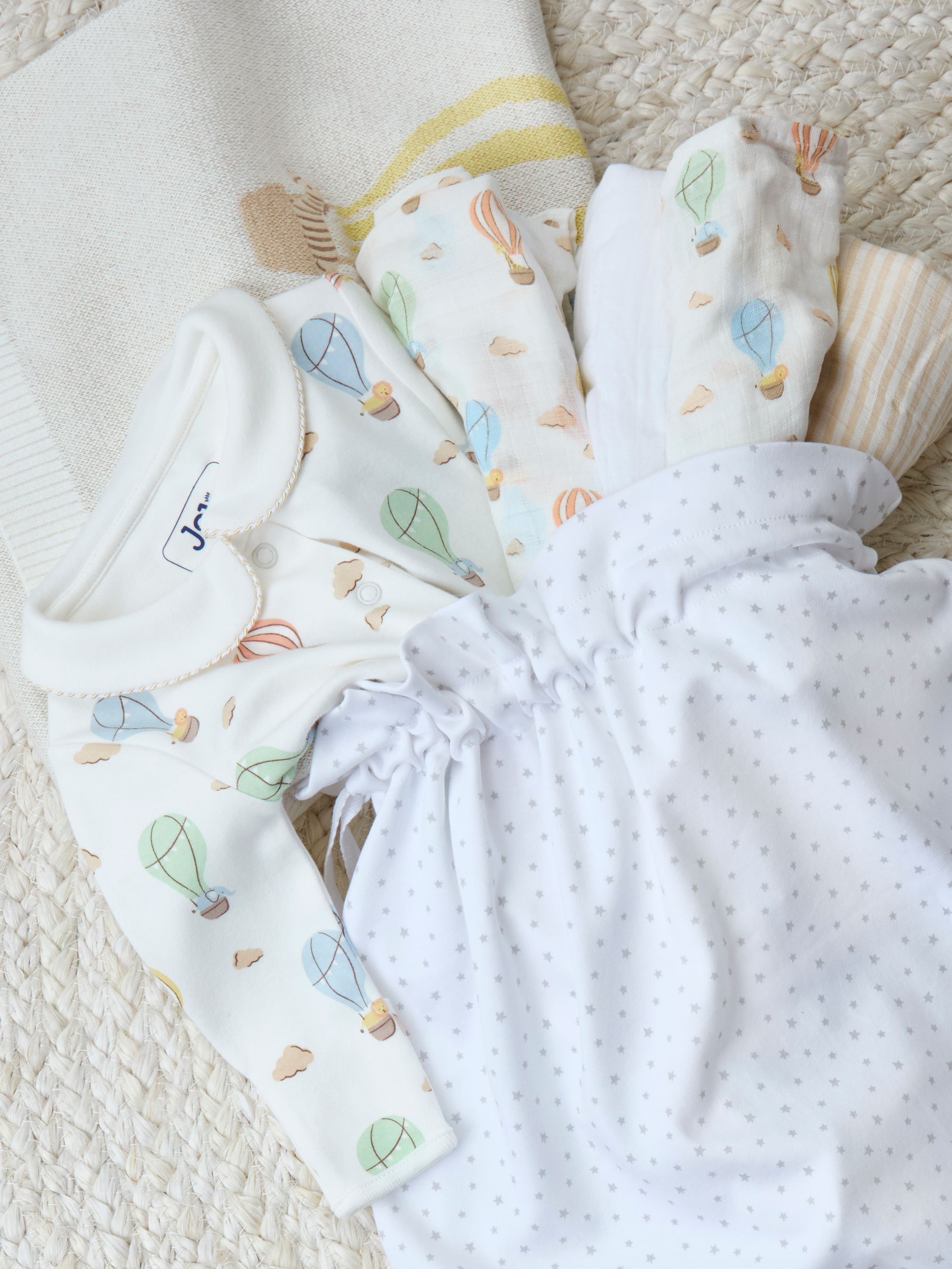 New Baby Gift Set (0-3 months) - Image 2 of 4 New Baby Gift Set (0-3 months) - Image 2 of 4