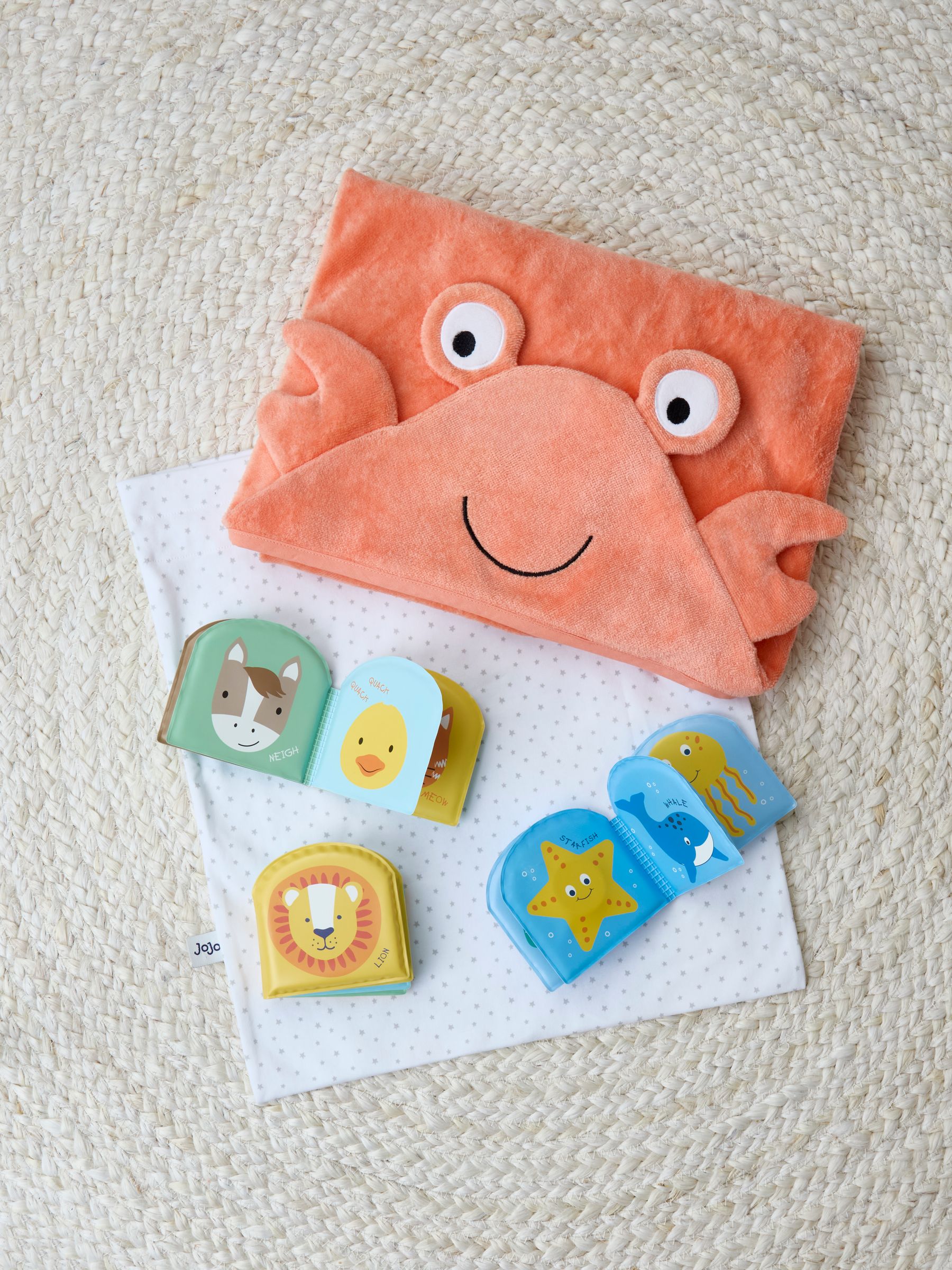 Crab Hooded Towel & Bathtime Book Gift Set - Image 3 of 4