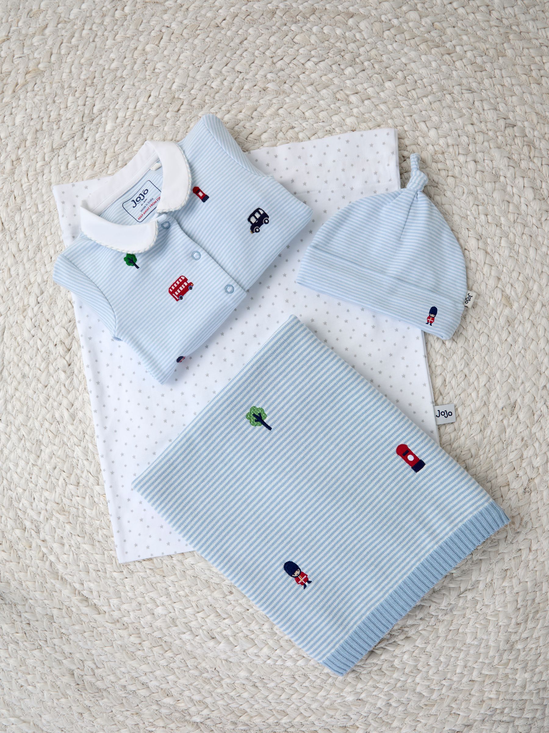 London Embroidered Sleepsuit & Shawl Baby Giftset (0-3 months) - Image 3 of 4