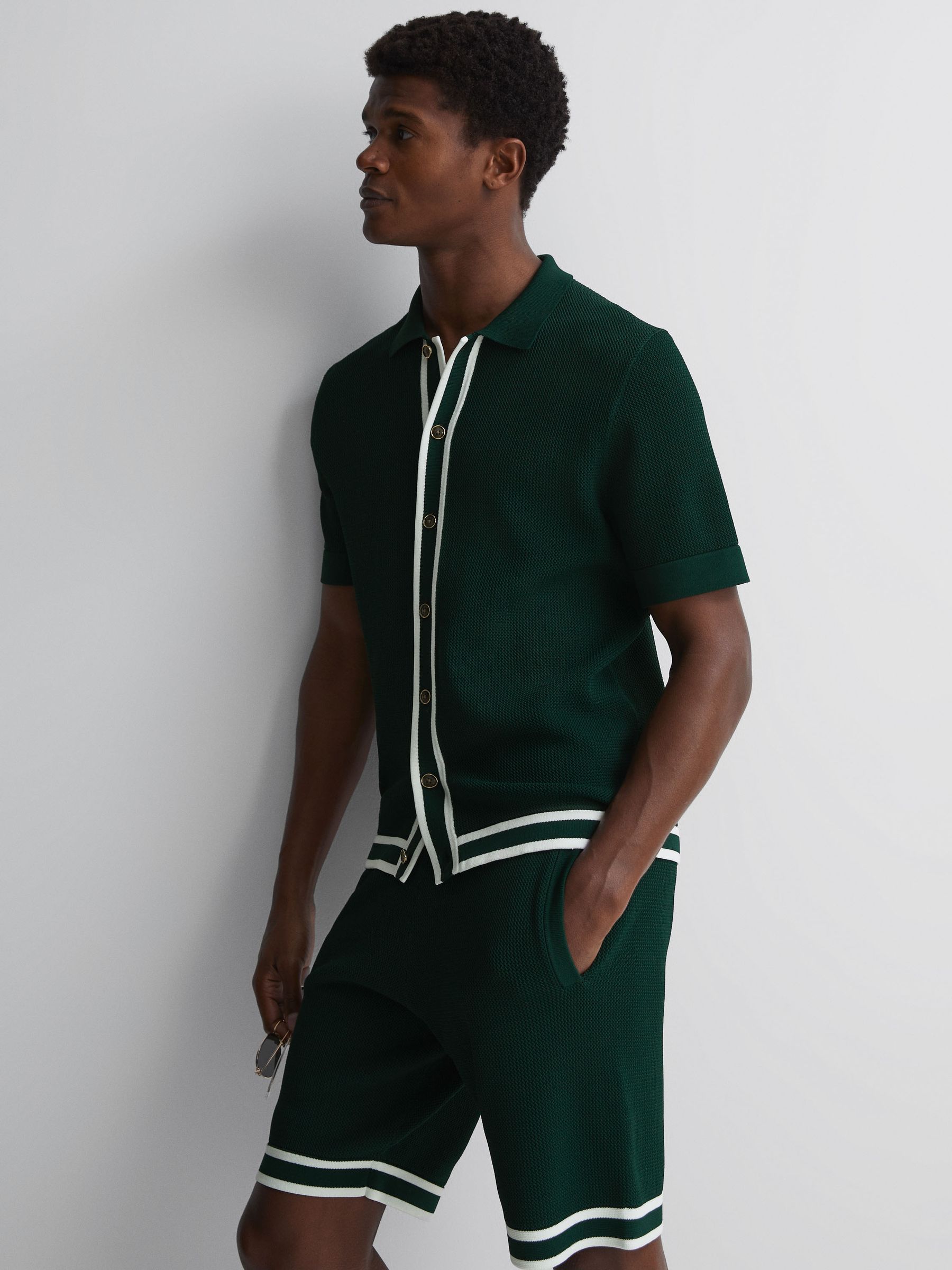 Reiss | Ché Knitted Button Through T-Shirt in Dark Green - Image 3 of 6