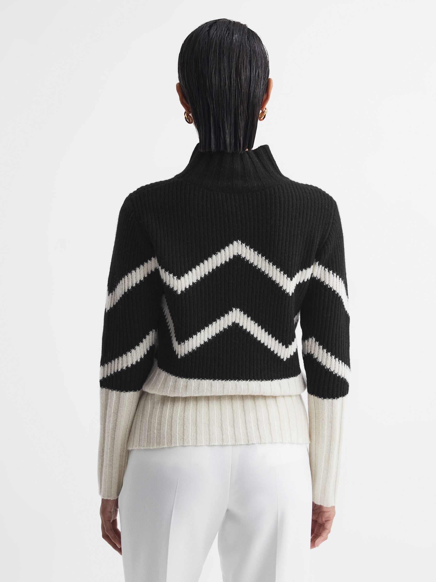 Knitted Zig-Zag Jumper in Ivory/Black - Image 4 of 5