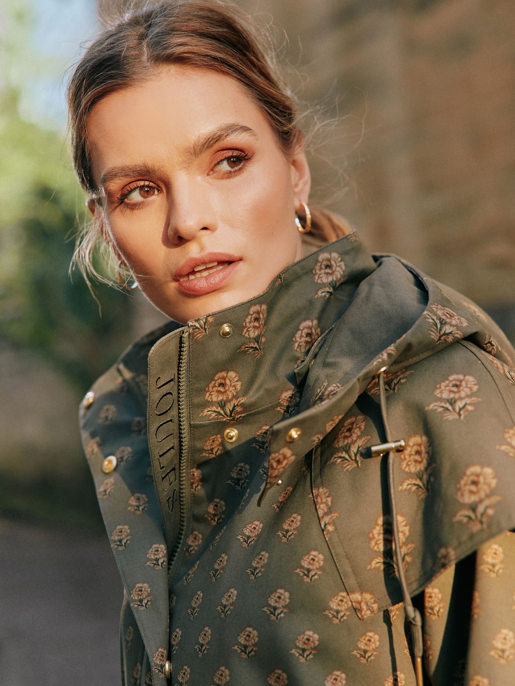 Edinburgh Green Premium Waterproof Hooded Raincoat - Image 11 of 11