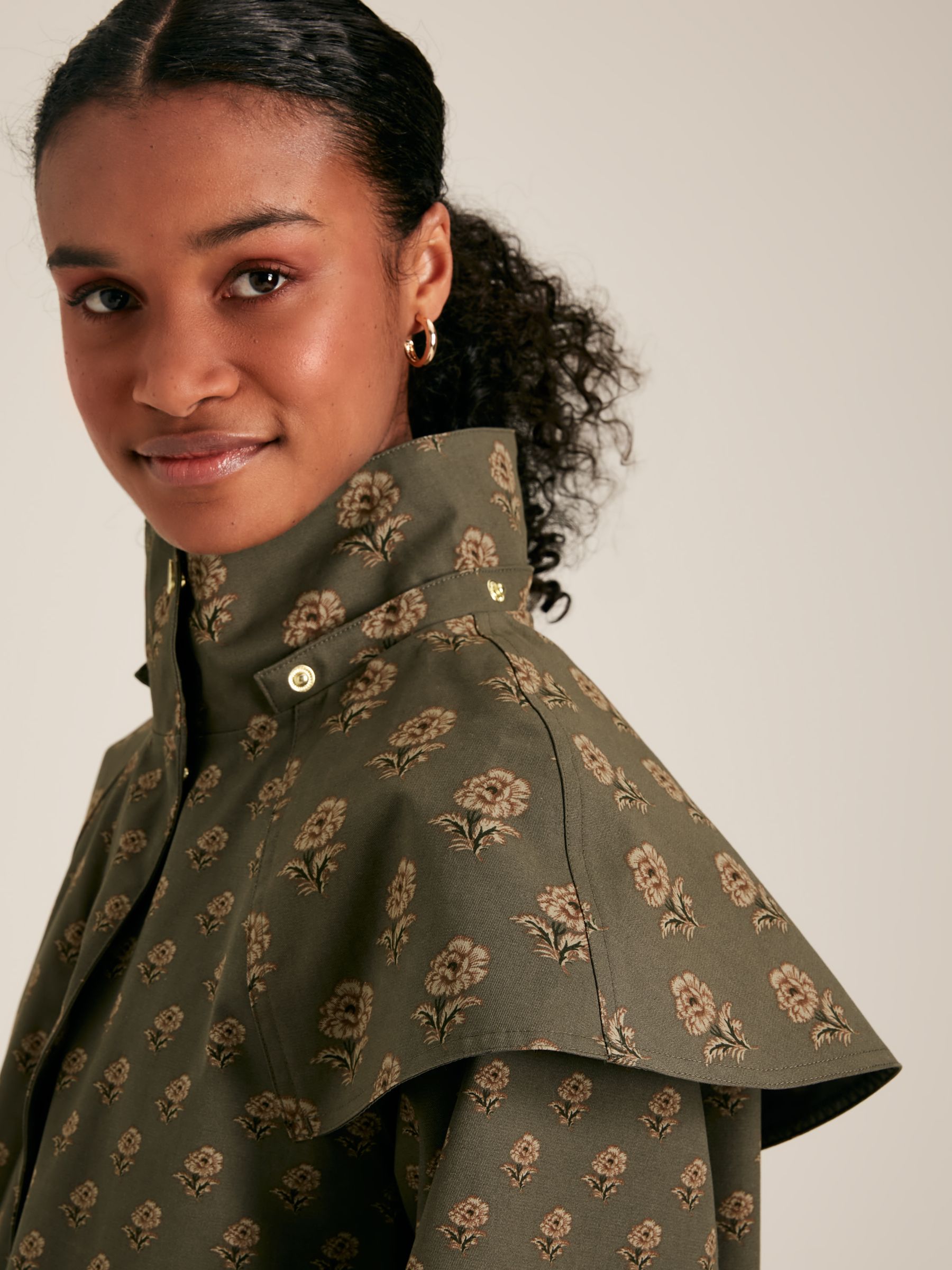 Edinburgh Green Premium Waterproof Hooded Raincoat - Image 5 of 12