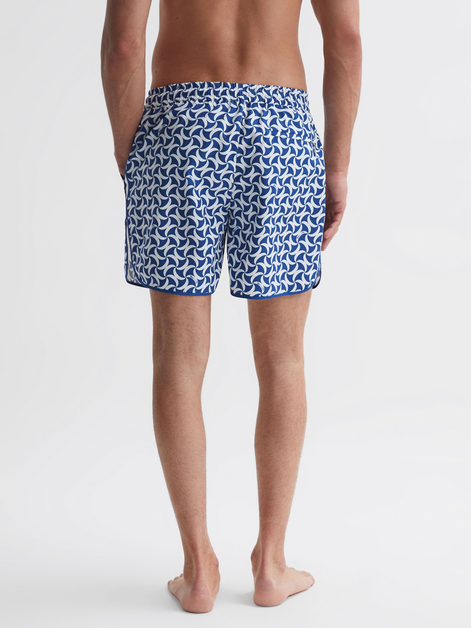 Reiss Ché Printed Drawstring Swim Shorts in Bright Blue/White - Image 5 of 6