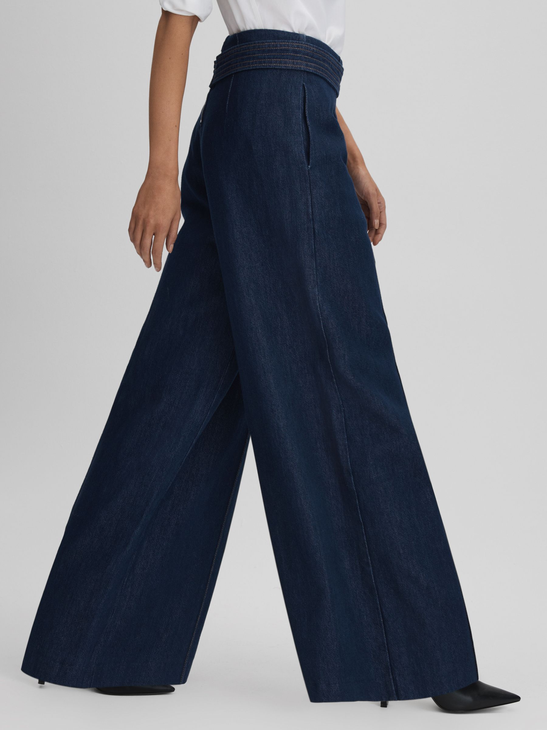 Belted Wide Leg Jeans in Dark Blue - Image 7 of 8