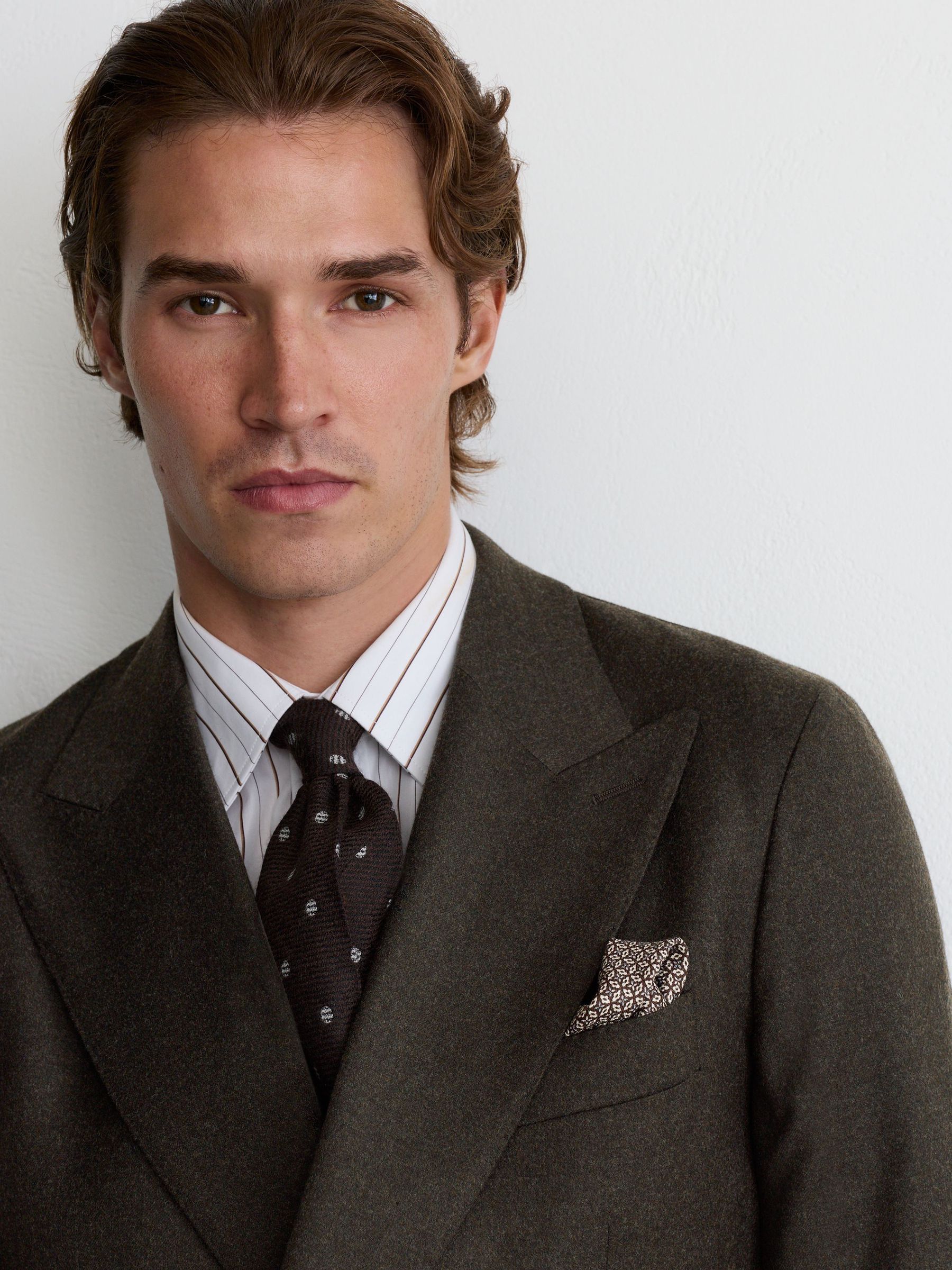 Wool-Blend Flannel Double-Breasted Suit Blazer Classic-Fit in Chocolate Brown - Image 5 of 9