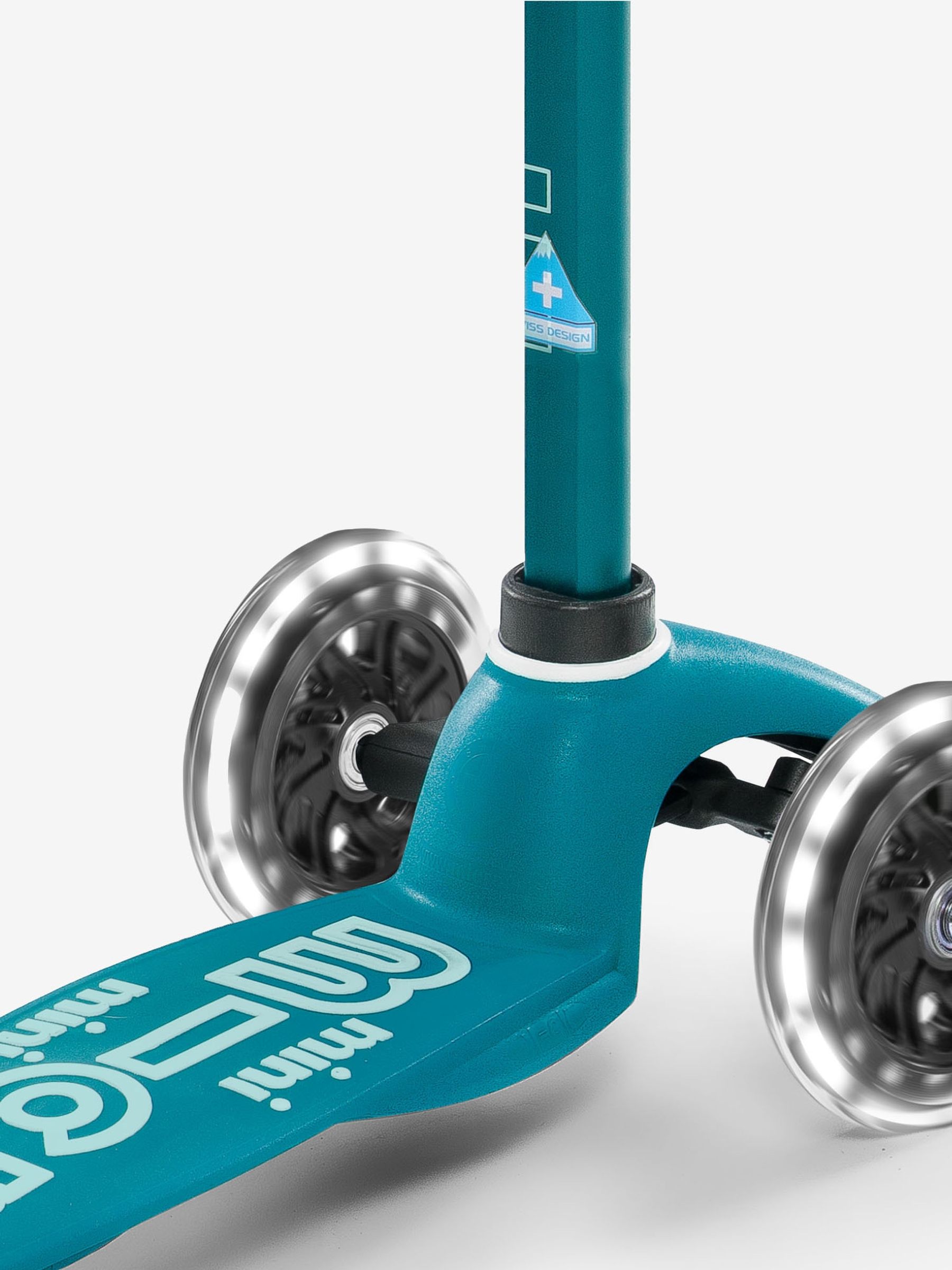 Aqua Mini Micro Deluxe LED Scooter - Image 4 of 9