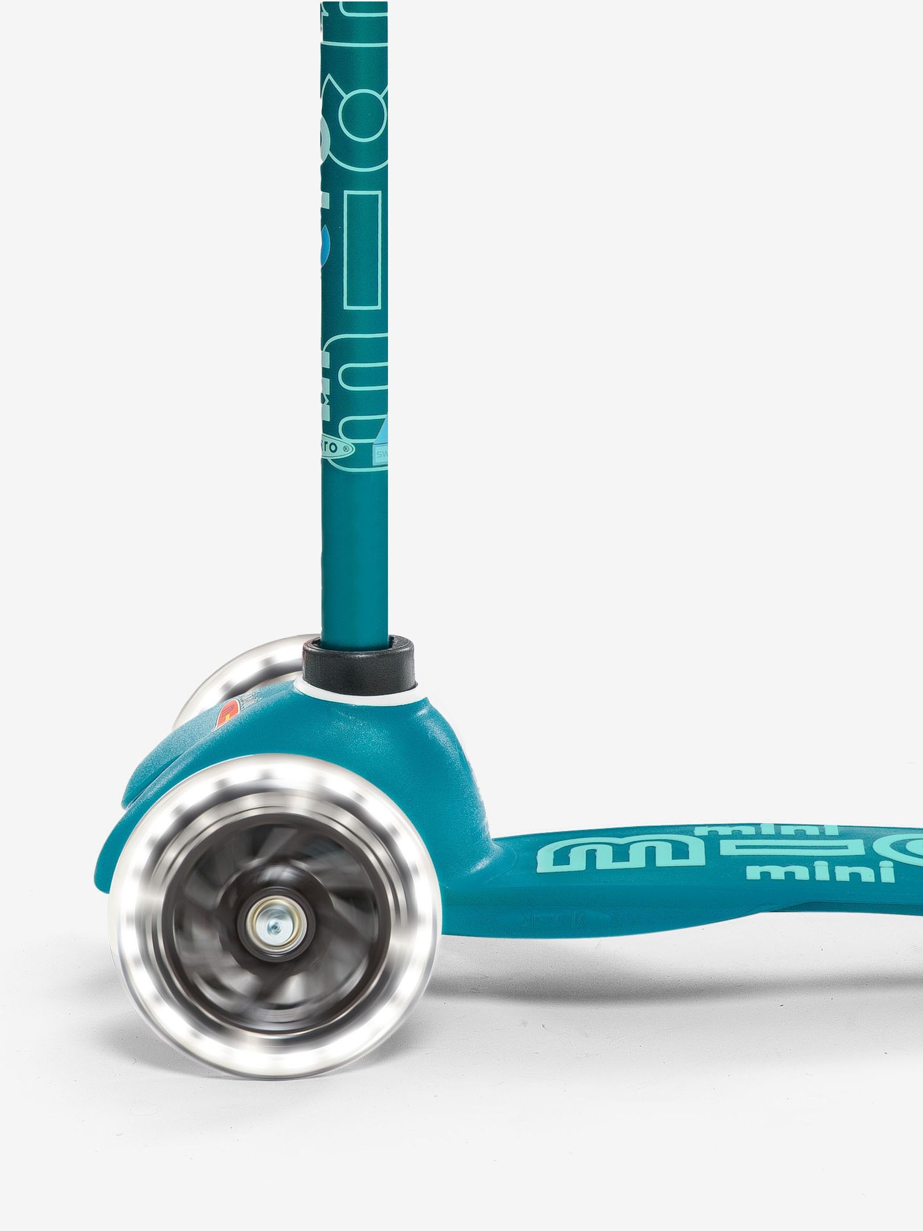 Aqua Mini Micro Deluxe LED Scooter - Image 6 of 9