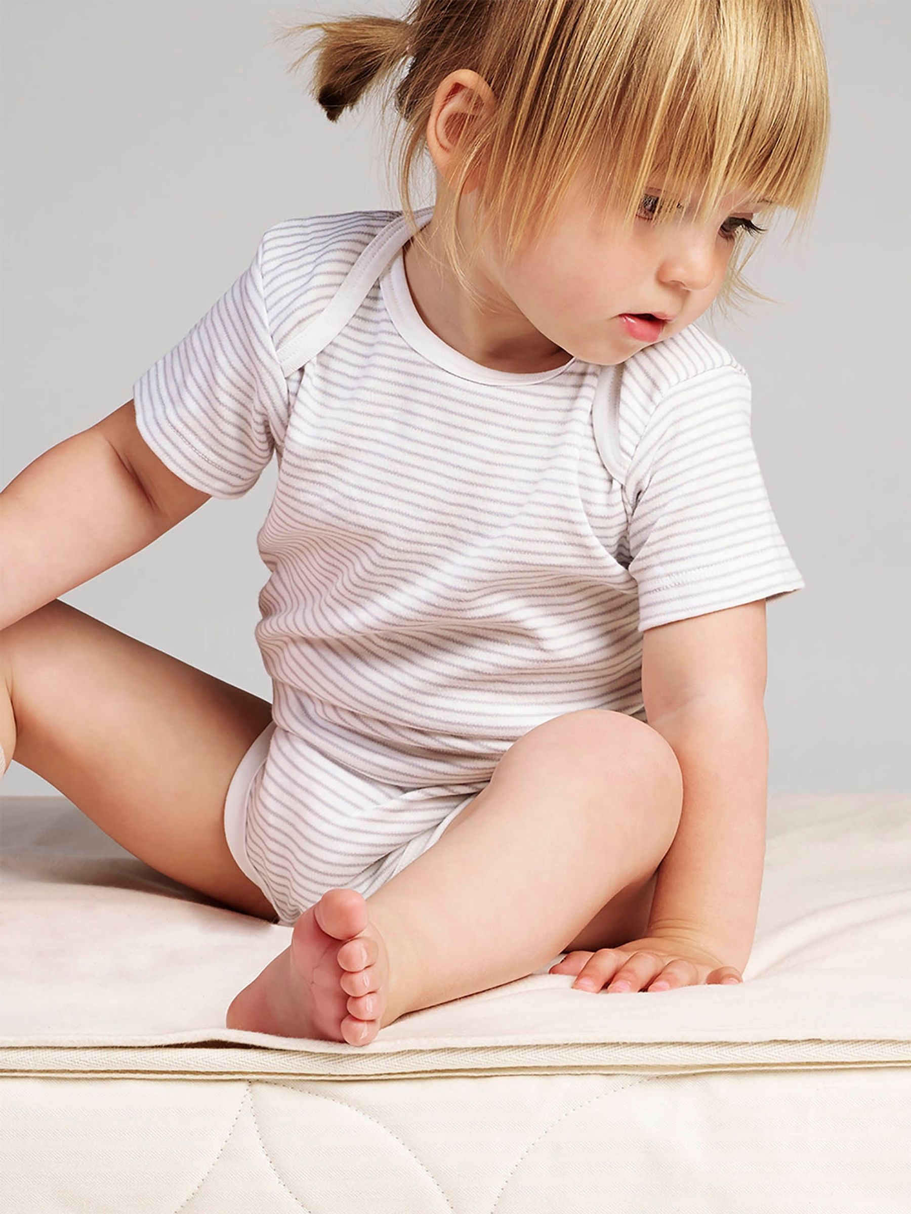 The Little Green Sheep Waterproof Cot Bed Mattress Protector - Image 4 of 5