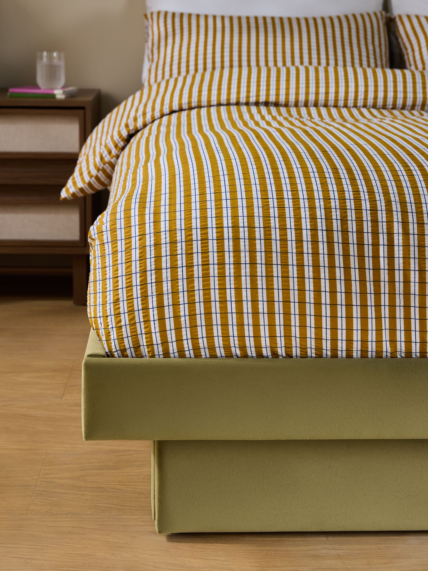 Robyn Platform Storage Bed in Velvet Fern Green - Image 3 of 9