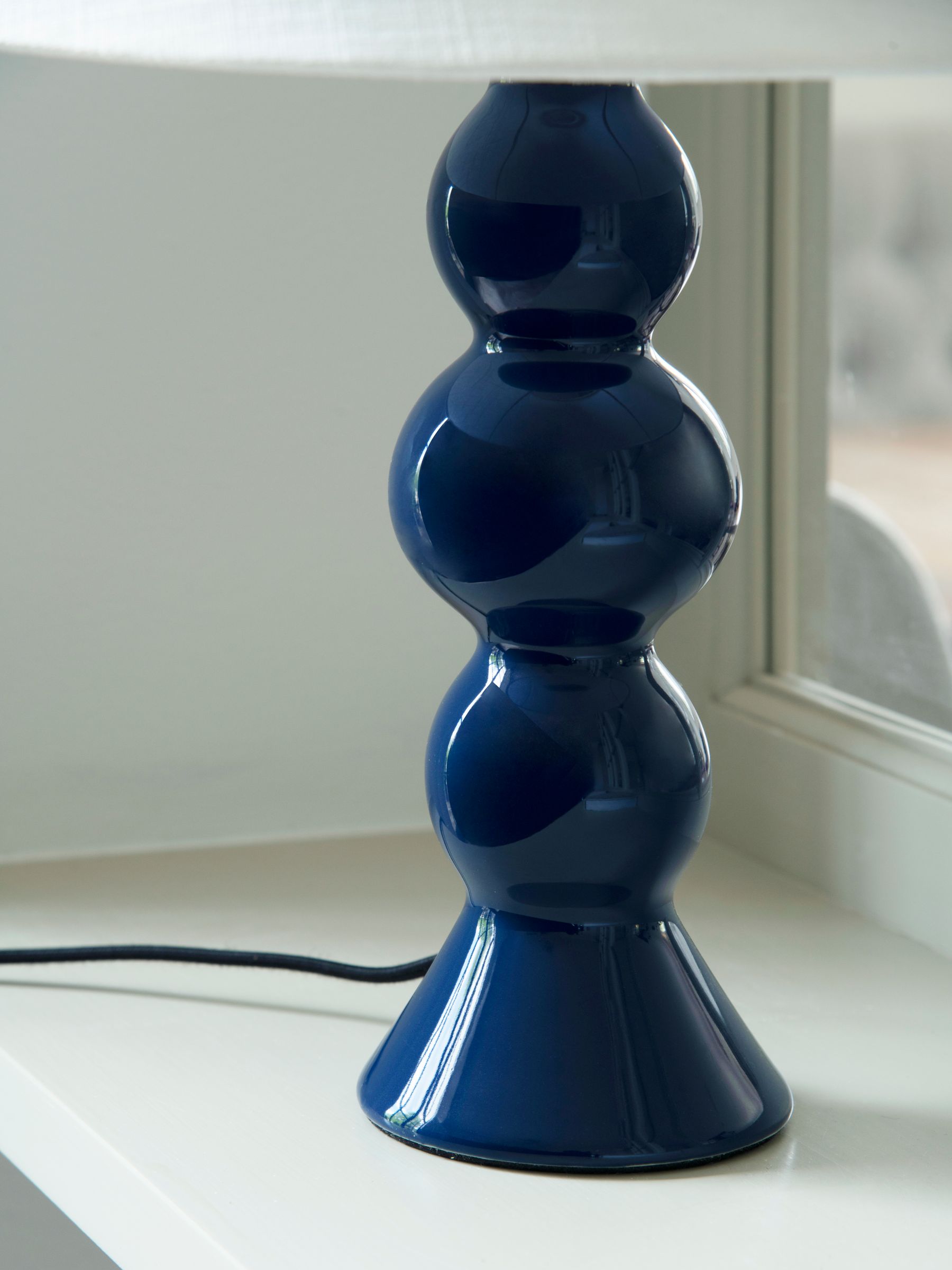 Jasper Conran London Blue Regular Sphere Ceramic Table Lamp - Image 4 of 5