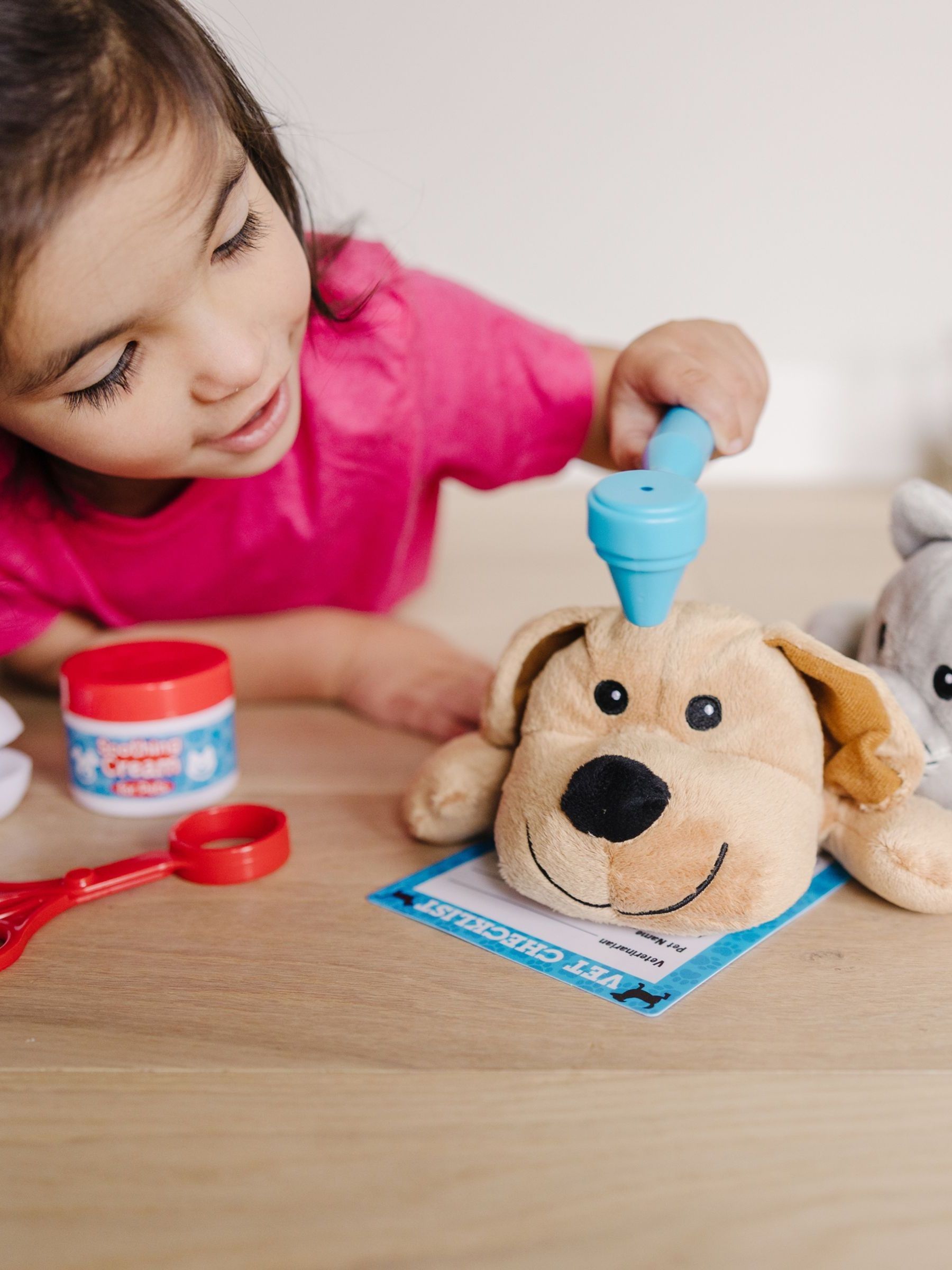 Melissa & Doug Multi Multi Examine Treat Pet Vet Play Set - Image 12 of 12
