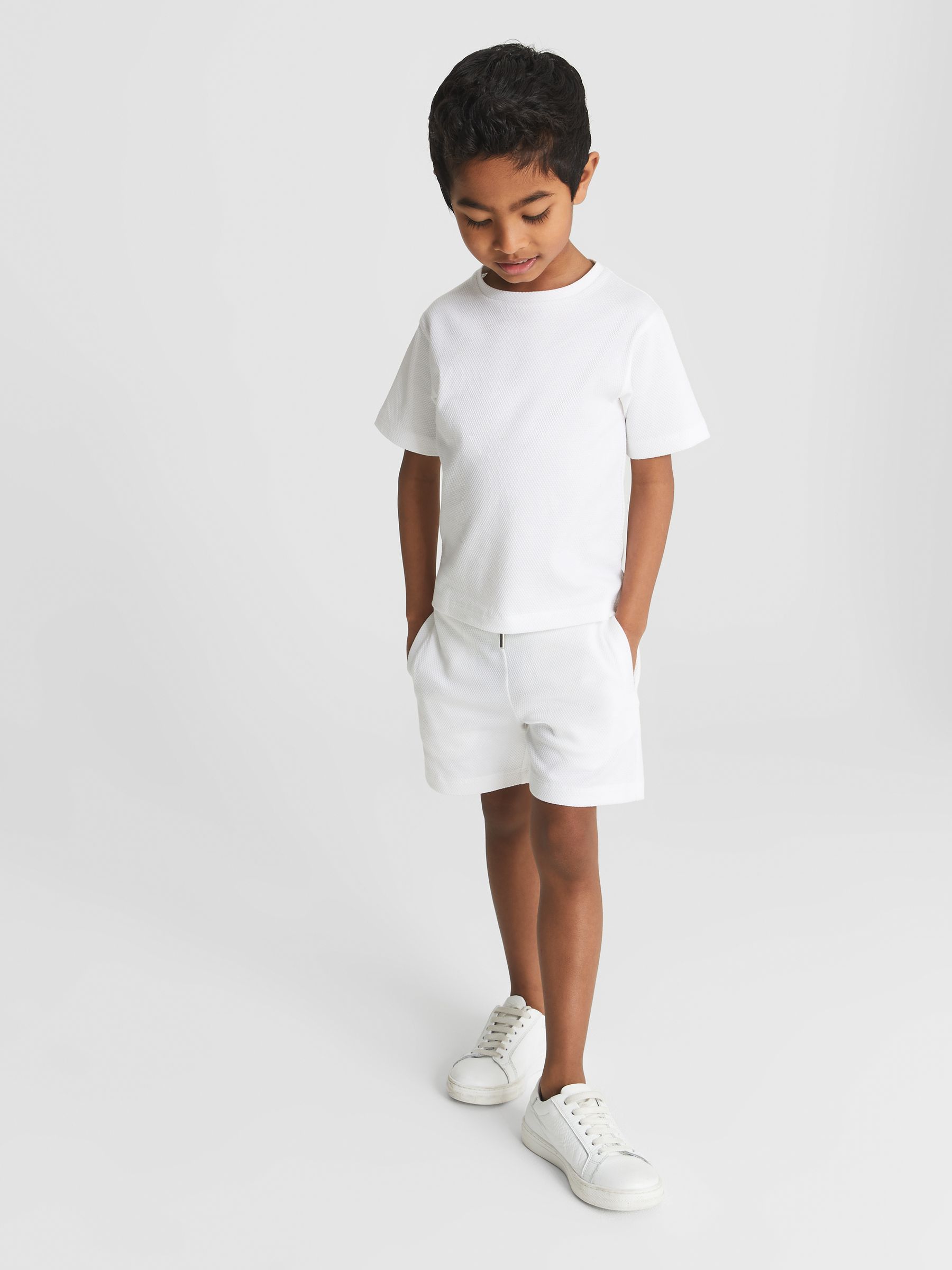 Textured Crew Neck T-Shirt in White - Image 3 of 5