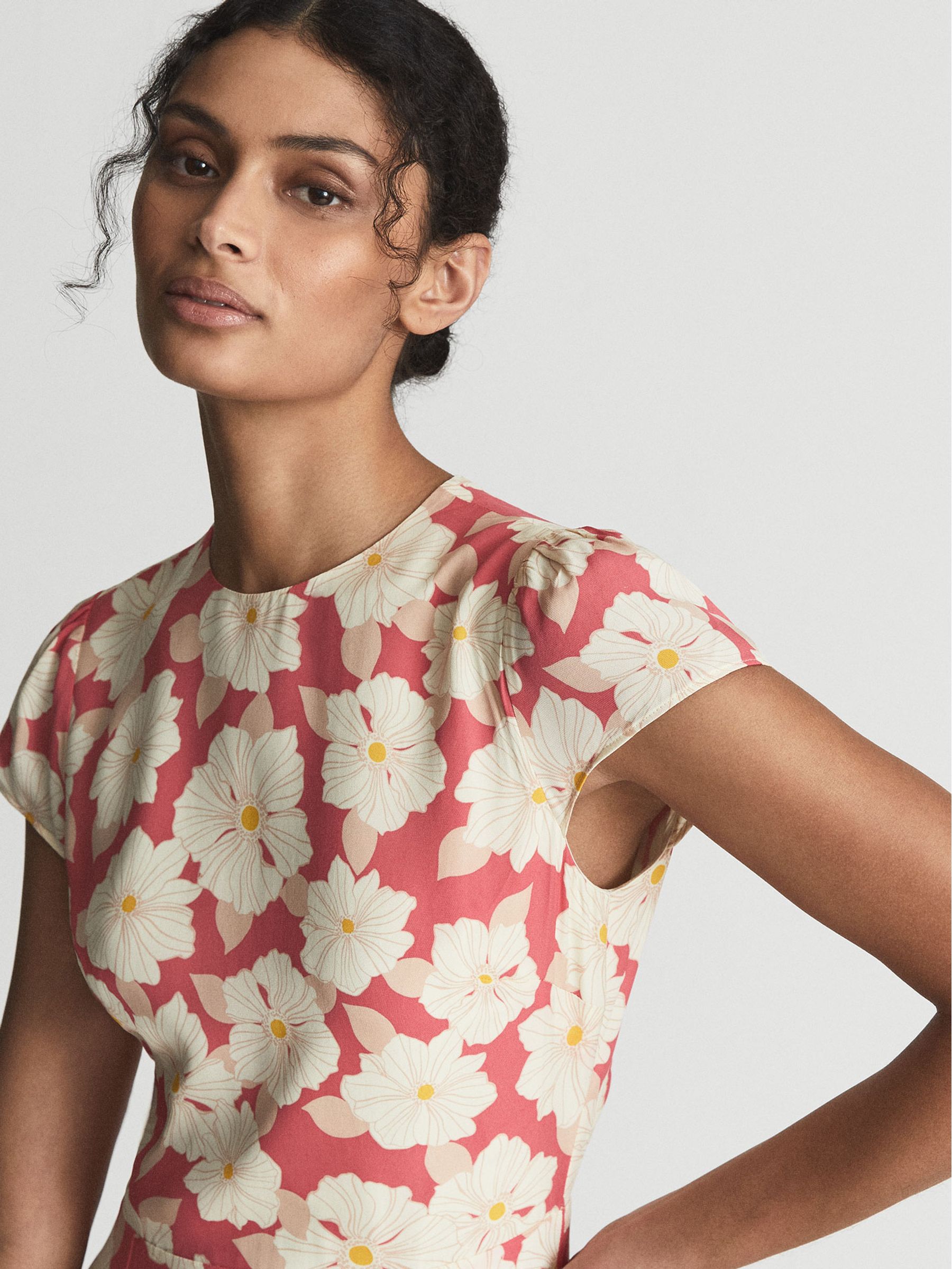 Regular Printed Cut Out Back Midi Dress in Coral - Image 4 of 6