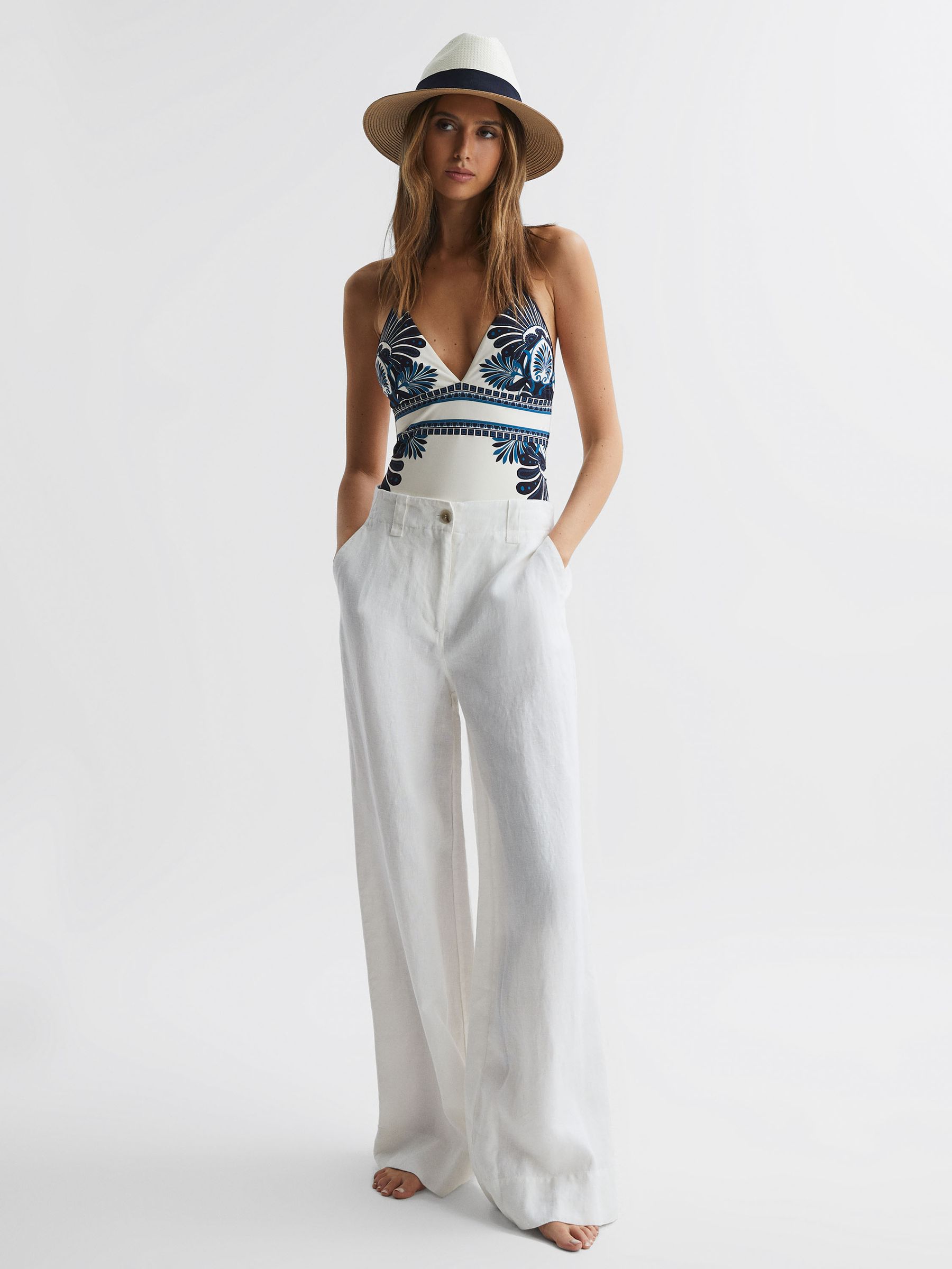 【海外限定】REISSワンピース☆Carla Linen Palm Print Halterne Reiss Linen Palm Print Halterneck Midi Dress in Neutral - REISS