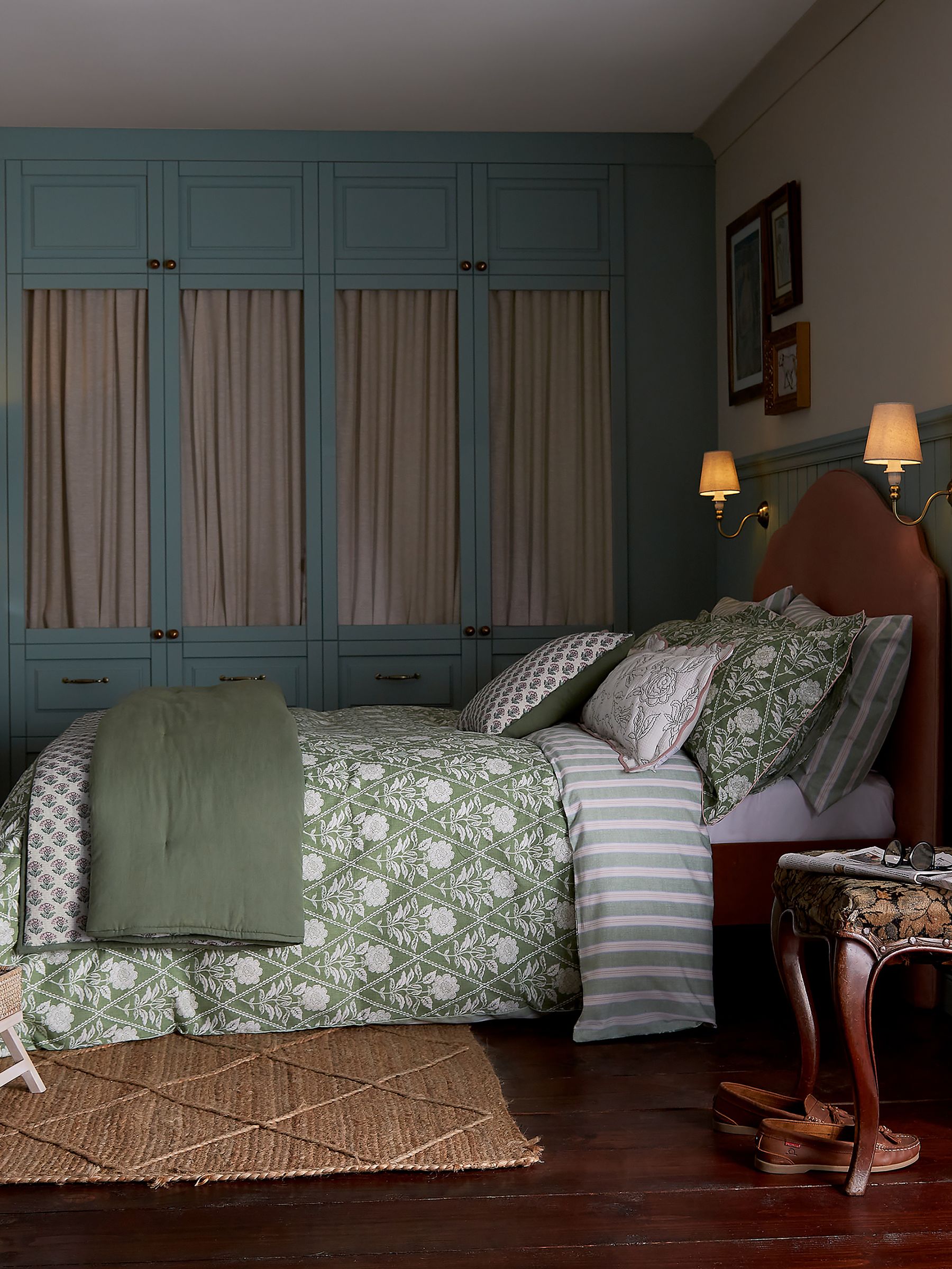 Green Juliette Stamp Standard Pillowcase 100% Cotton Pair - Image 5 of 5
