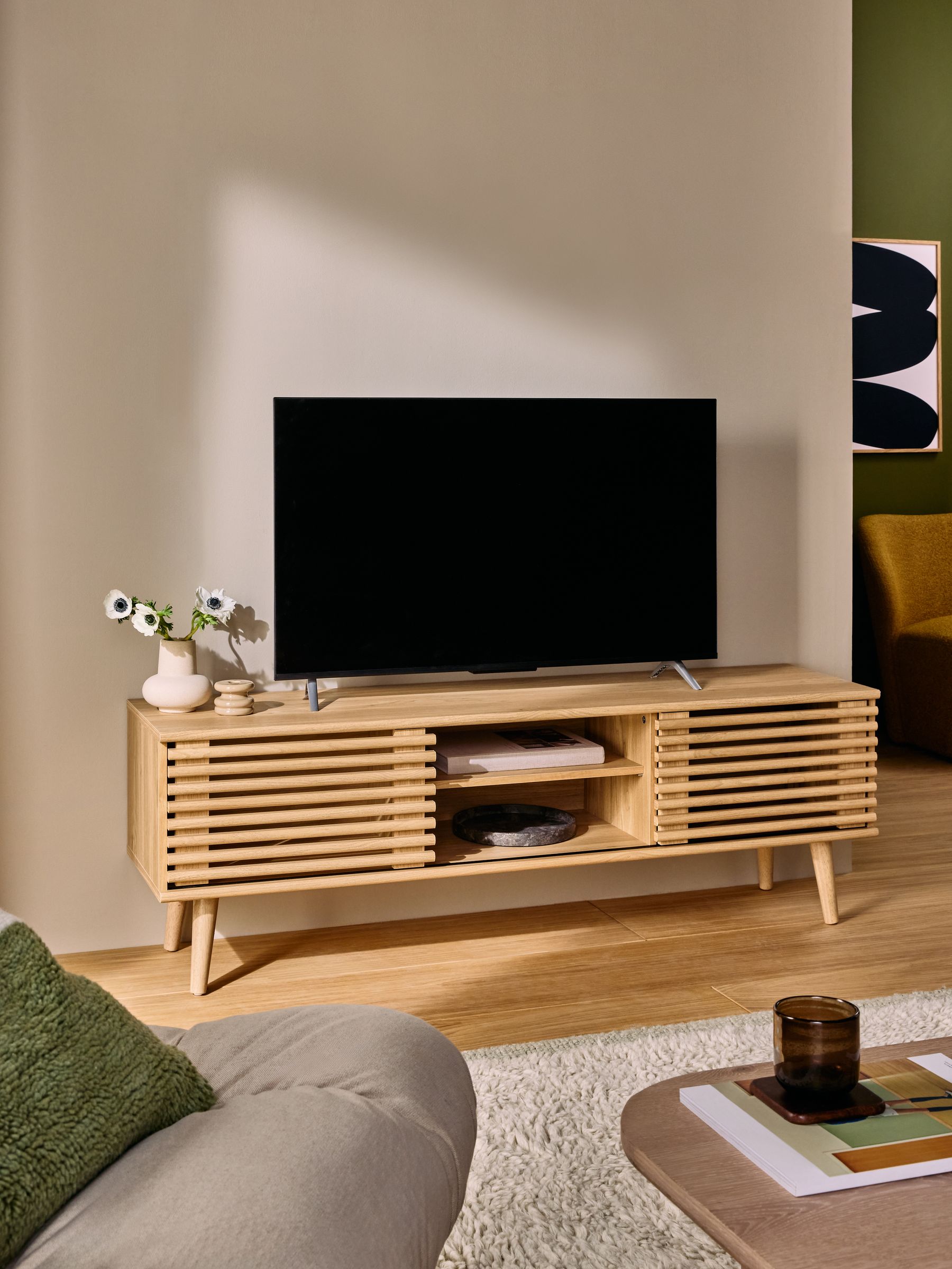 Tulma Wide TV Unit in Oak - Image 2 of 7