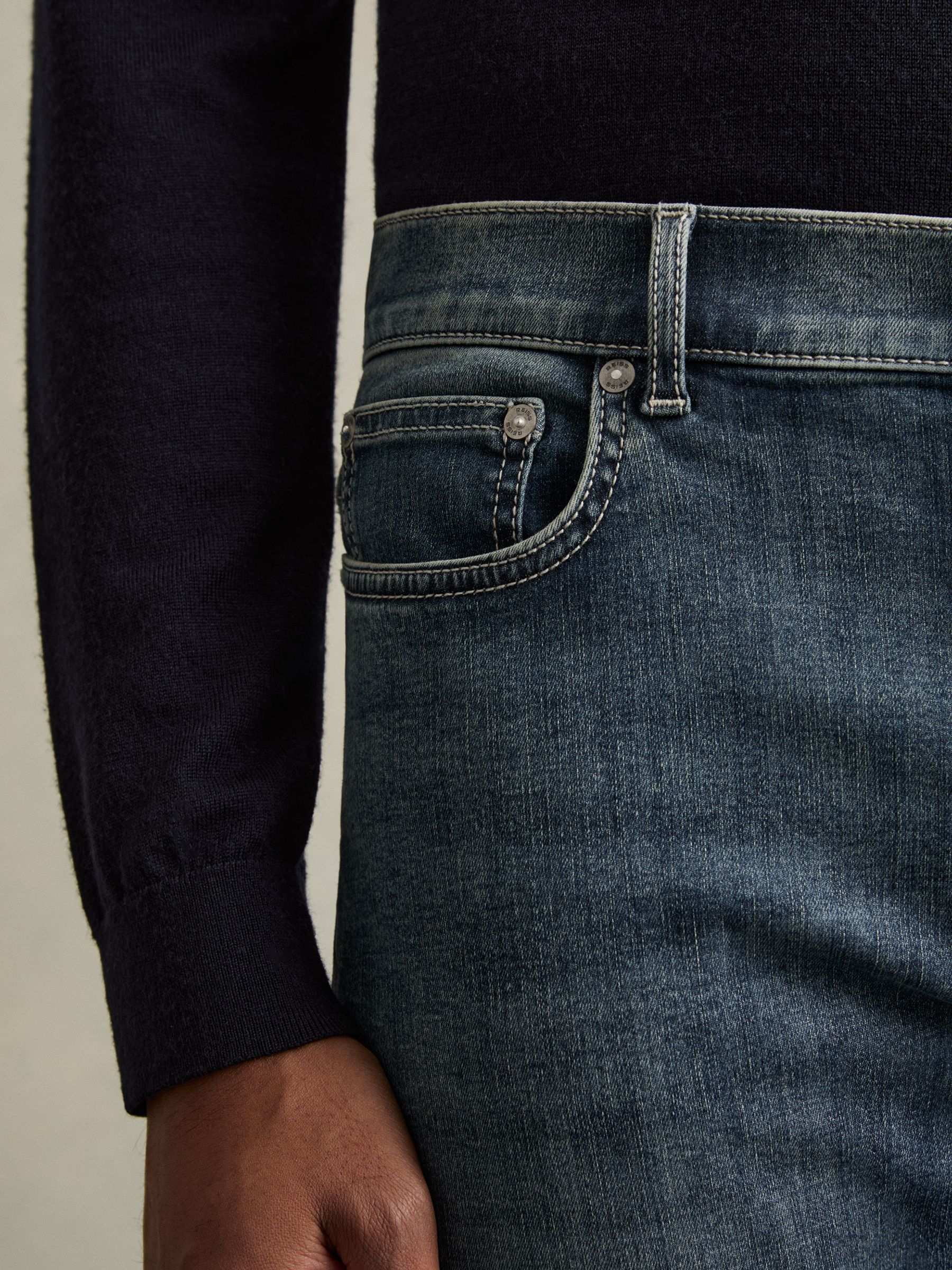 Skinny-Fit Jeans in Washed Indigo Grey Cast - Image 4 of 6
