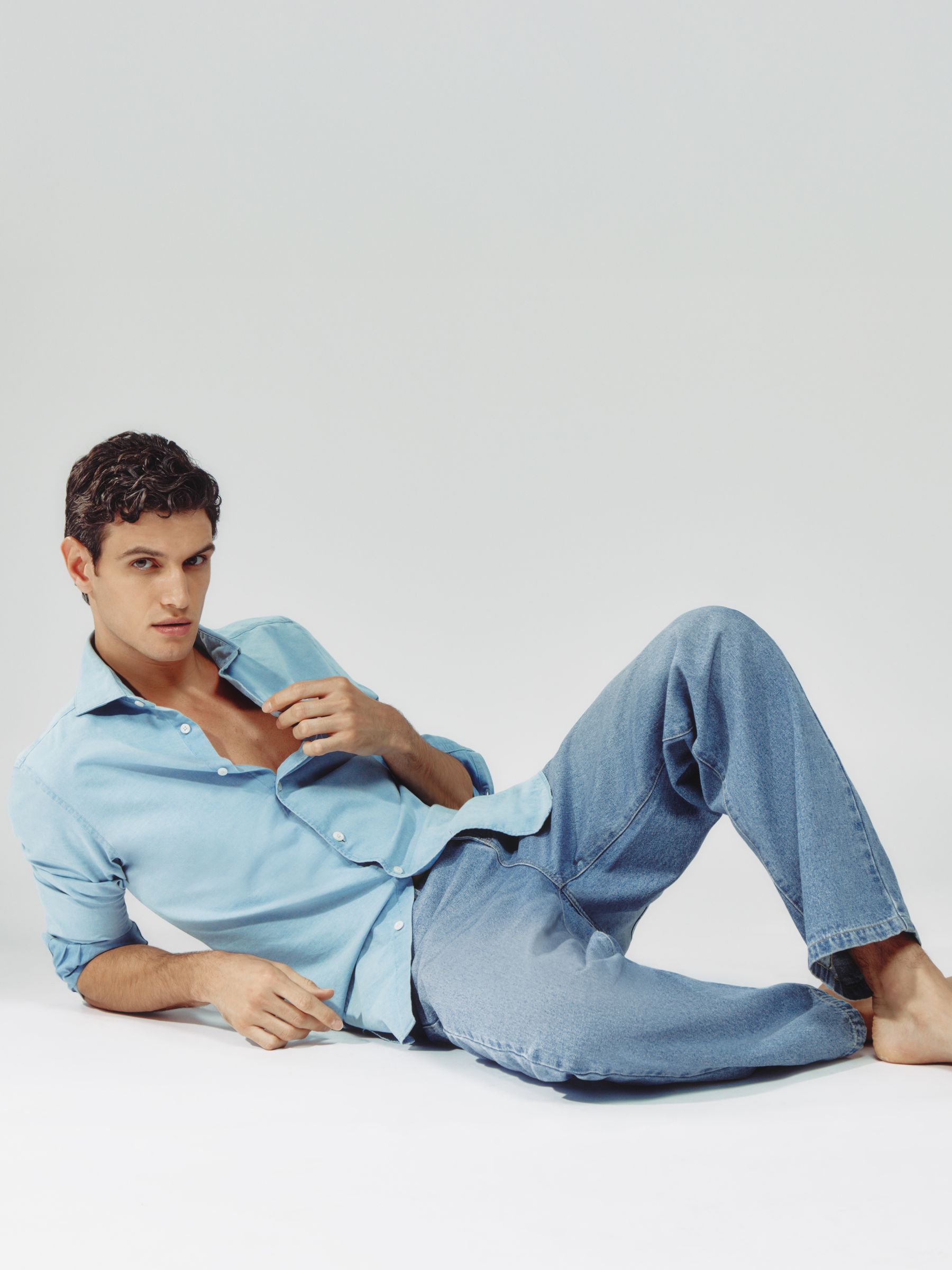 thumbnail image 2 of Men's Big & Tall Relaxed Fit Jeans - Comfortable Rinsed Wash Denim, Button Closure, 35" Inseam 2 of 6