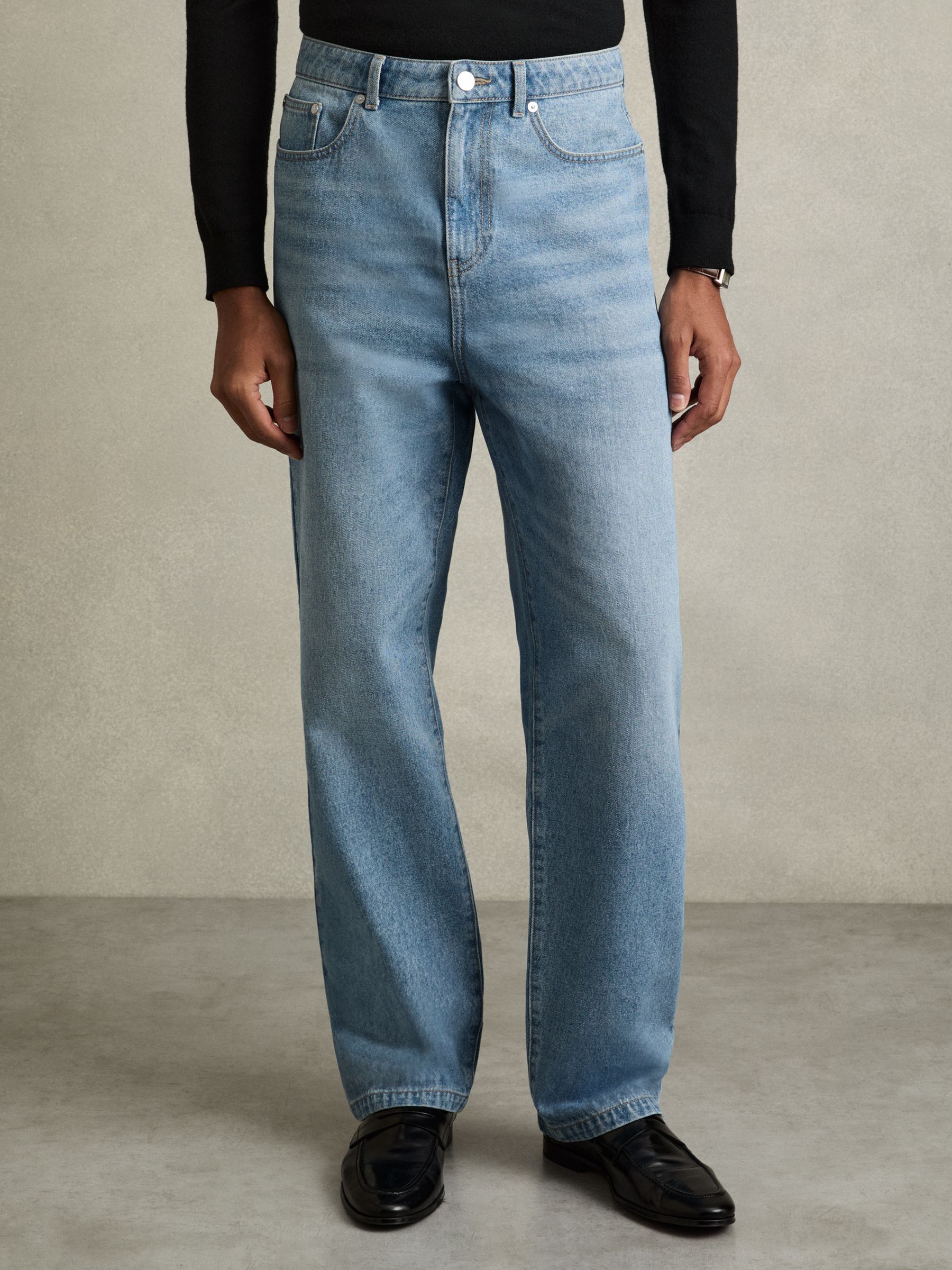 Loose-Fit Jeans in Light Blue Wash - Image 3 of 7