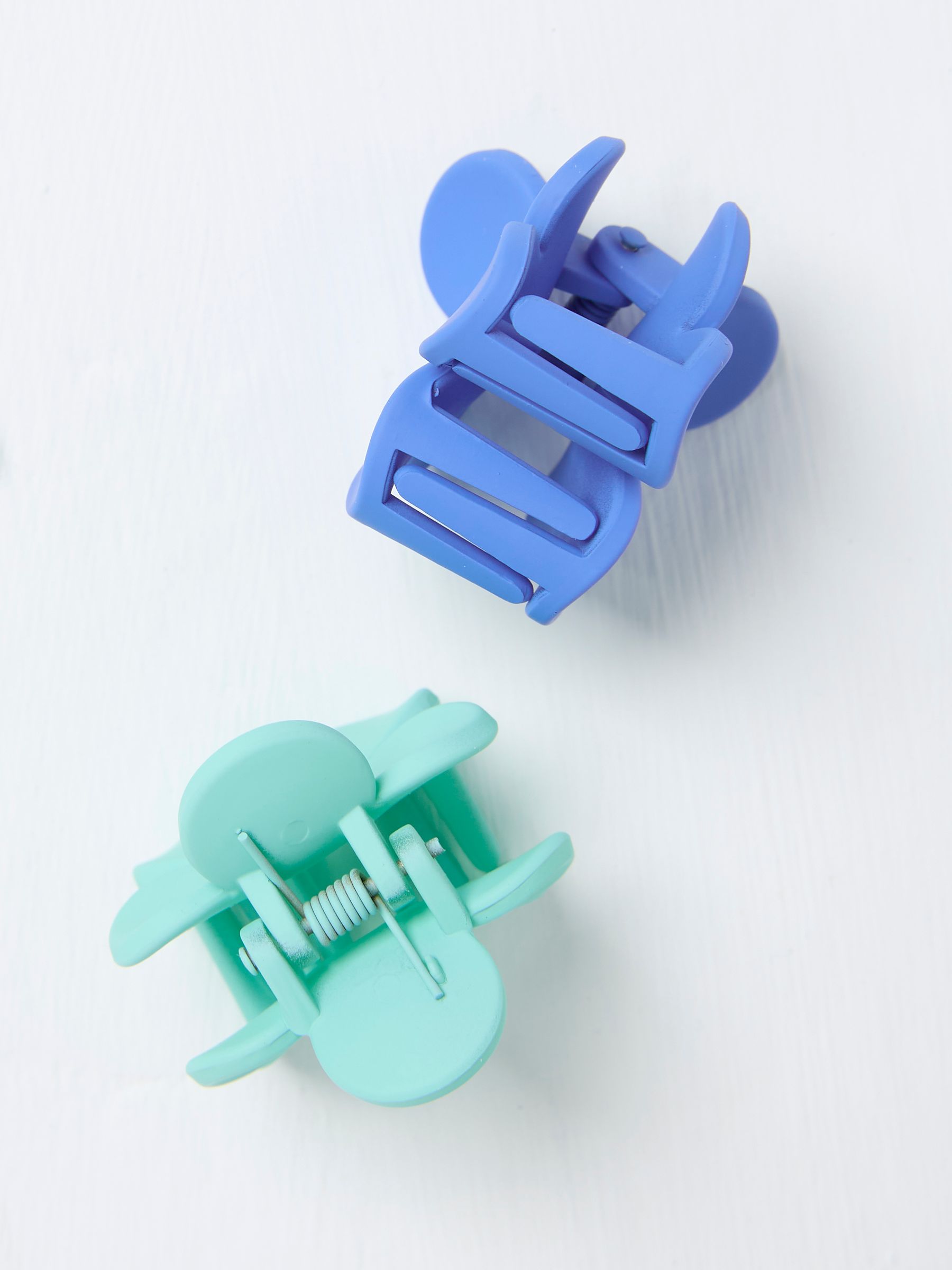 Blue Flower Hair Clips 2 Pack - Image 2 of 2