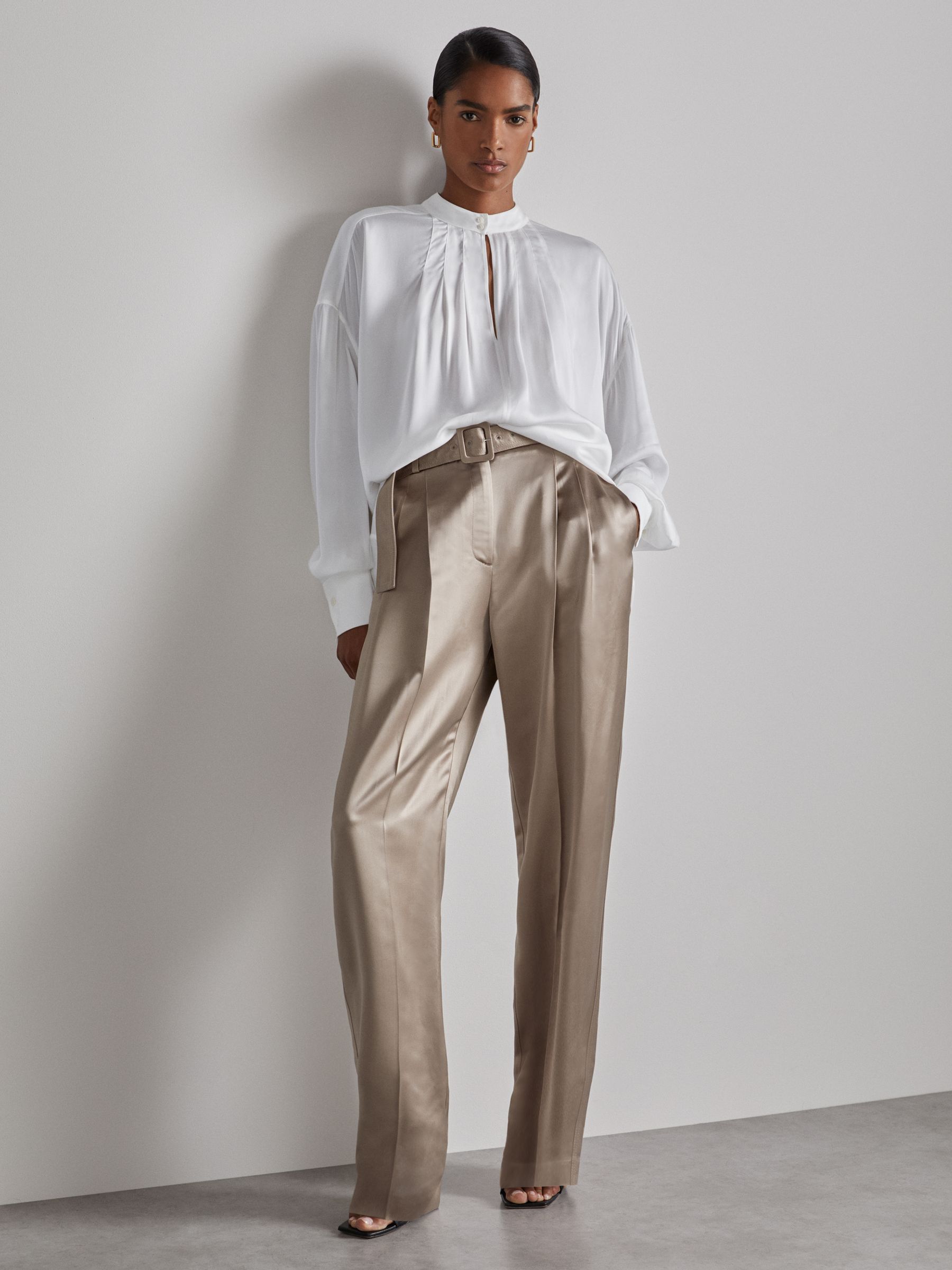 Atelier Keyhole-Neck Top in Off White - Image 3 of 7