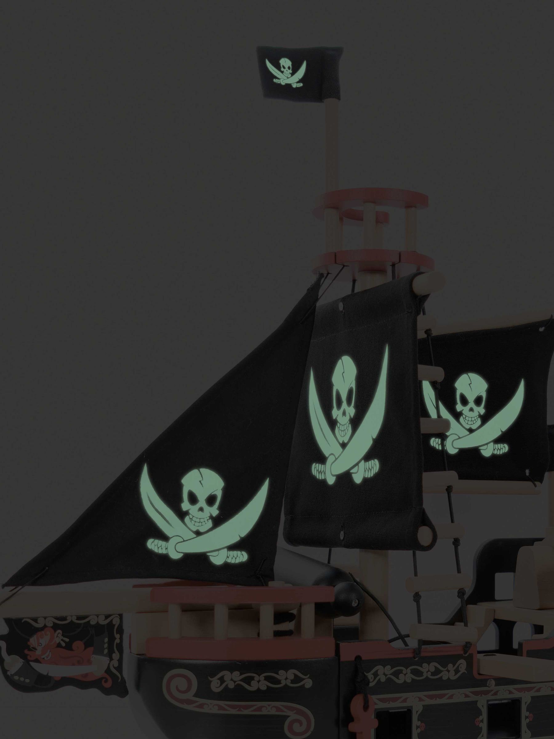 Le Toy Van Pirate Ship - Image 4 of 6