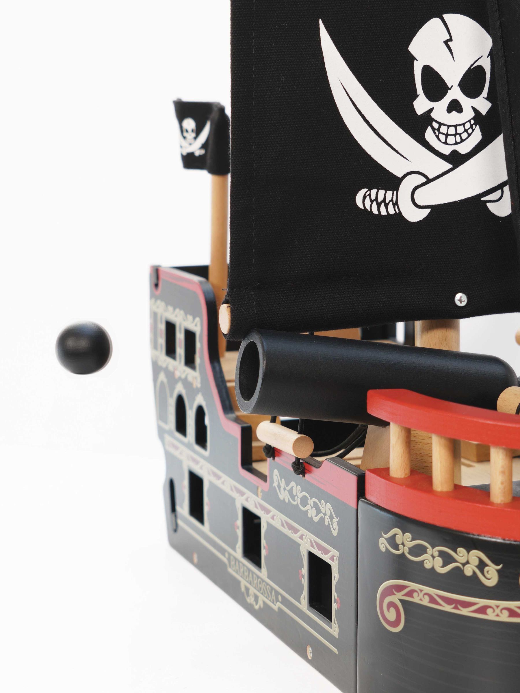 Le Toy Van Pirate Ship - Image 5 of 6
