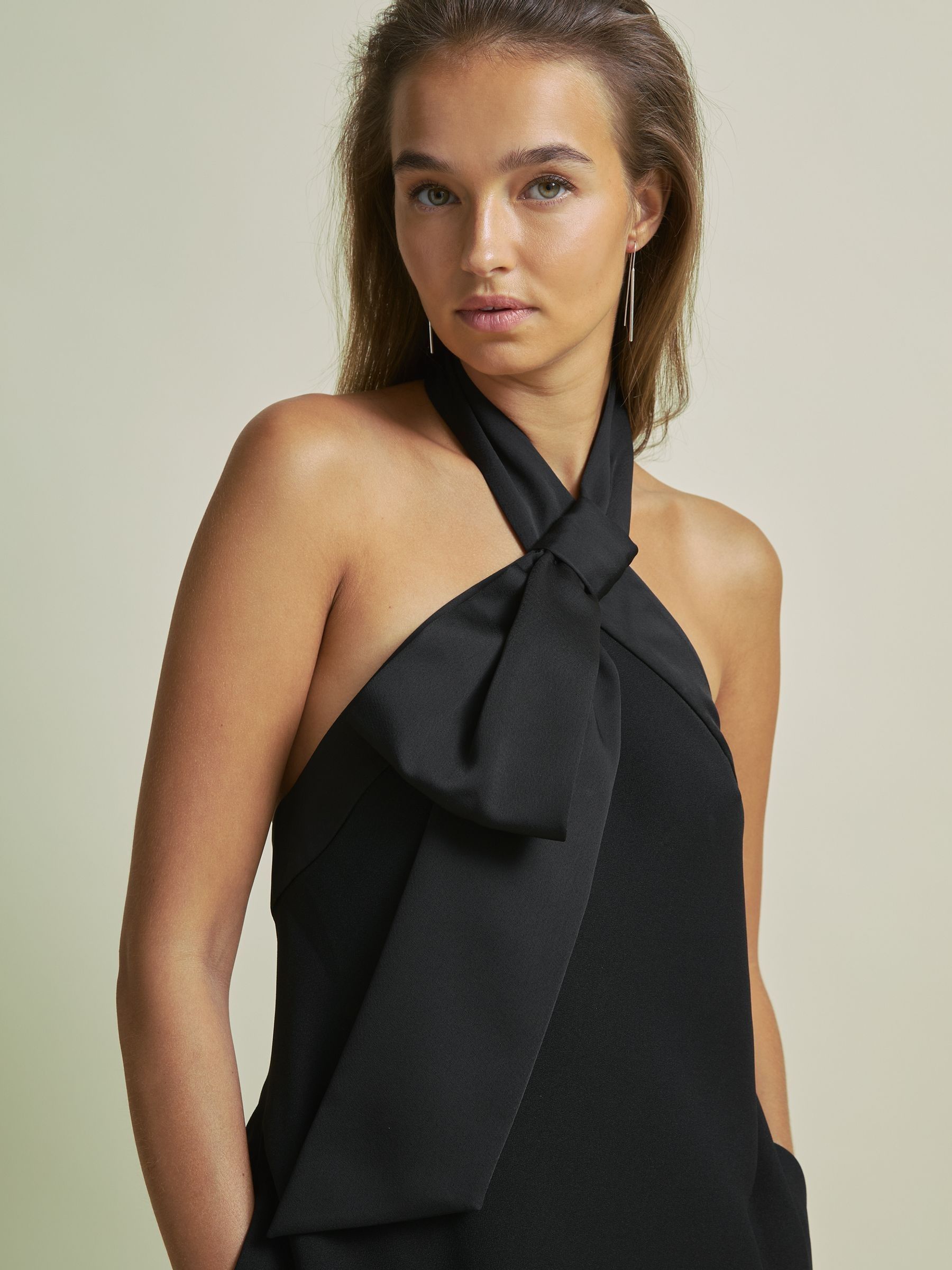 Florere Bow-Detail Halterneck Maxi Dress in Black - Image 5 of 7