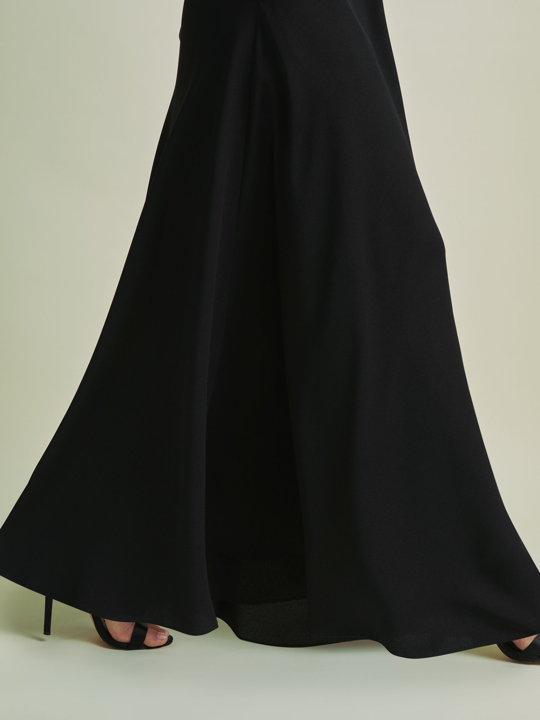Florere Bow-Detail Halterneck Maxi Dress in Black - Image 6 of 7