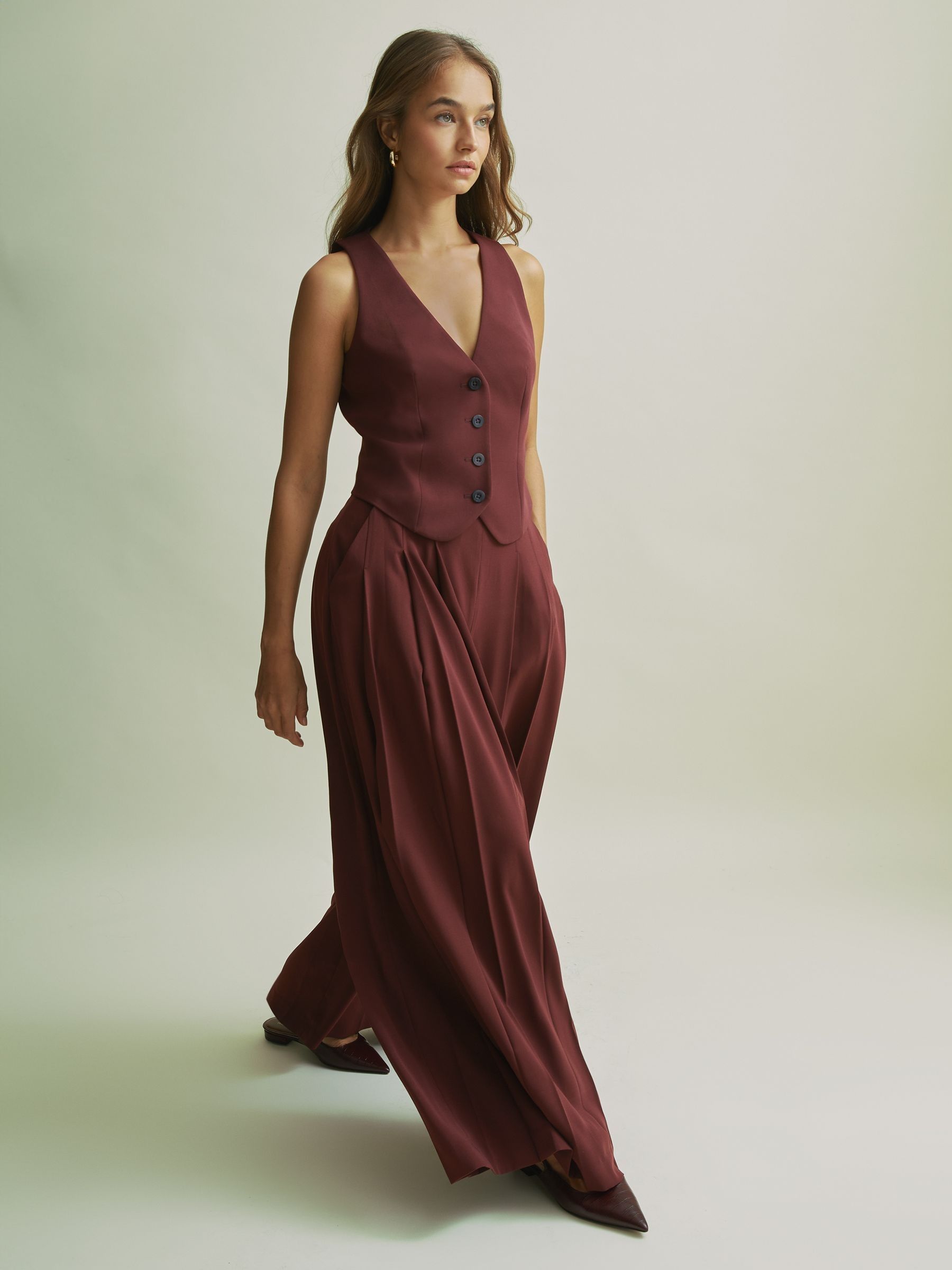 Florere Single Breasted Waistcoat in Burgundy - Image 4 of 7