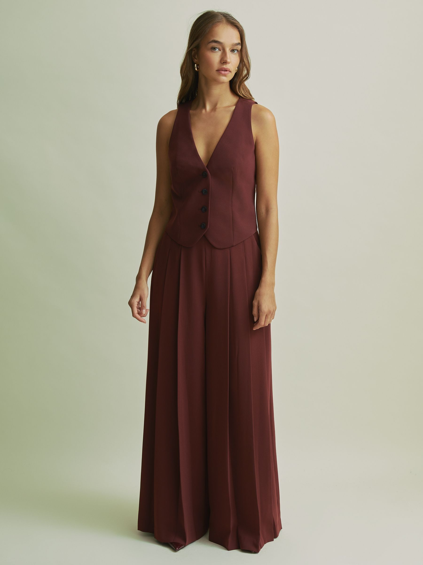 Florere Single Breasted Waistcoat in Burgundy - Image 6 of 7