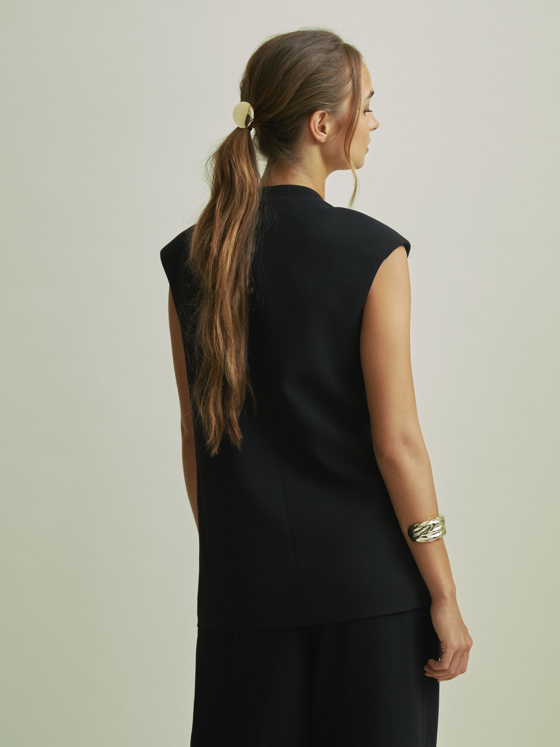Florere Longline Black Waistcoat in Black - Image 3 of 8