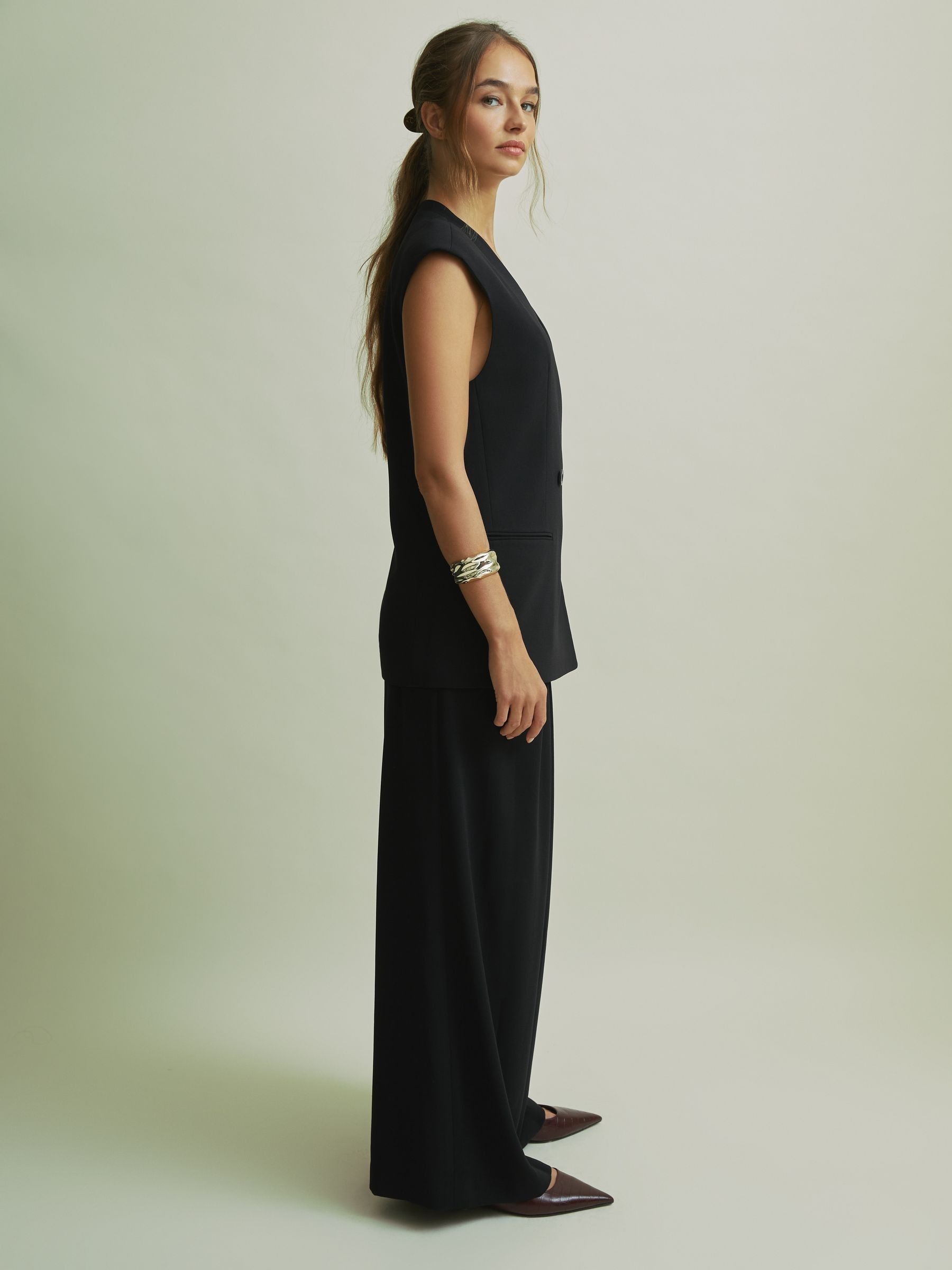 Florere Longline Black Waistcoat in Black - Image 5 of 8