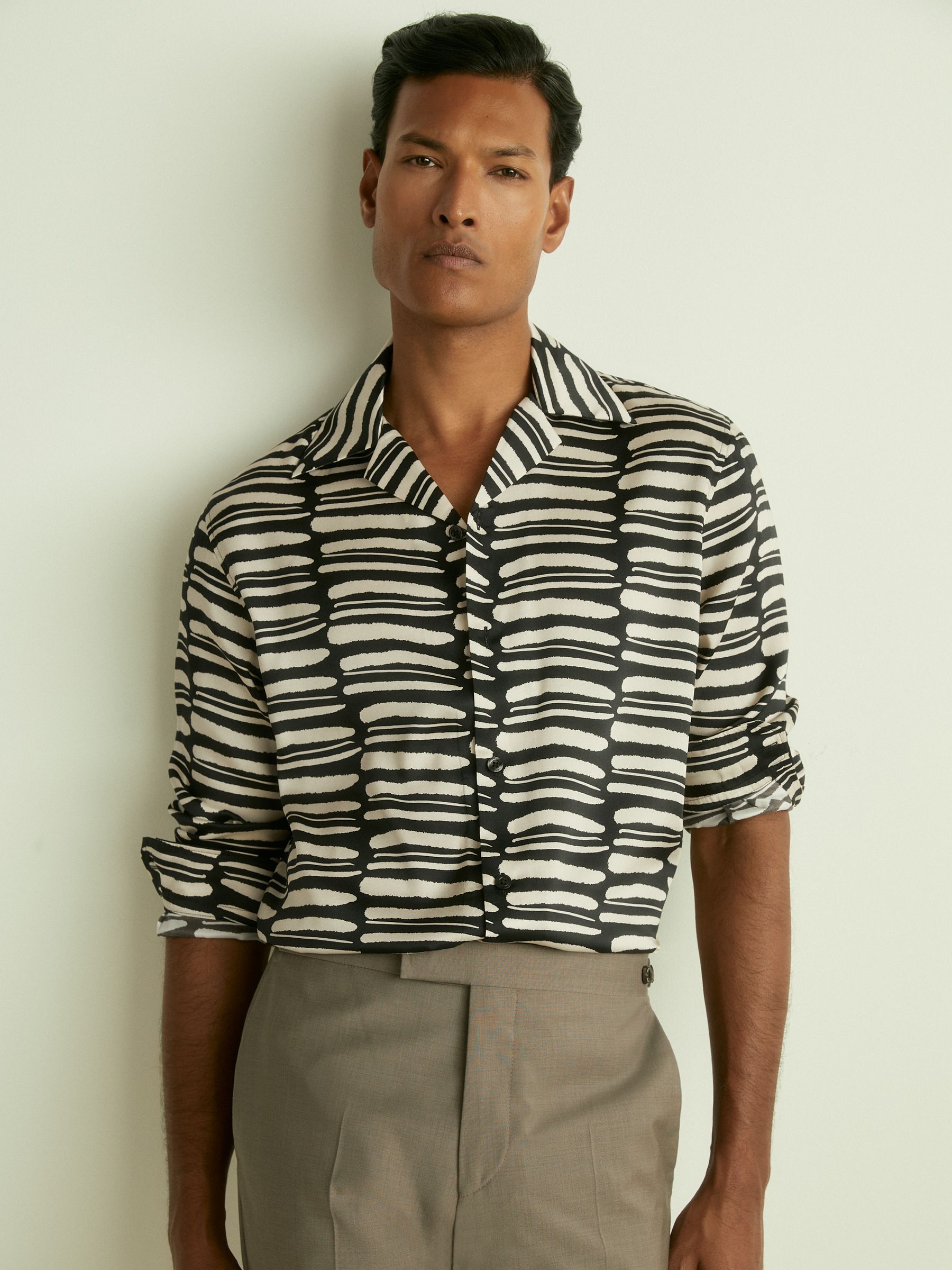 Abstract-Print Twill Cuban-Collar Shirt in Black/White - Image 3 of 7