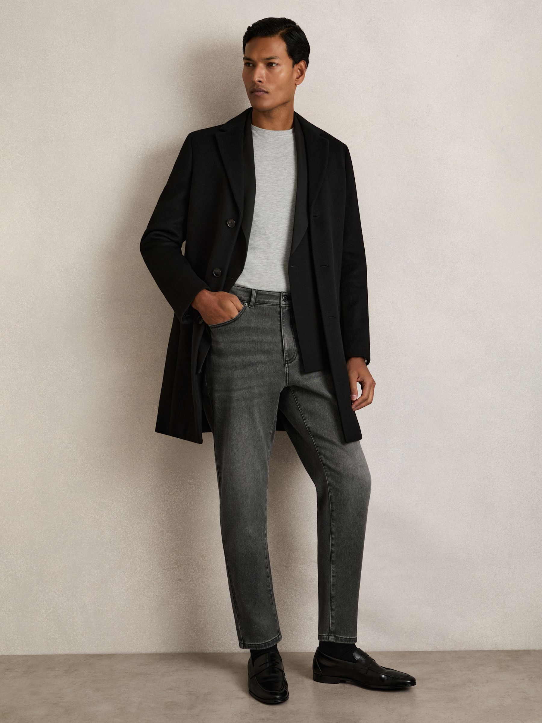 Relaxed-Fit Cropped Jeans in Washed Black - Image 4 of 6