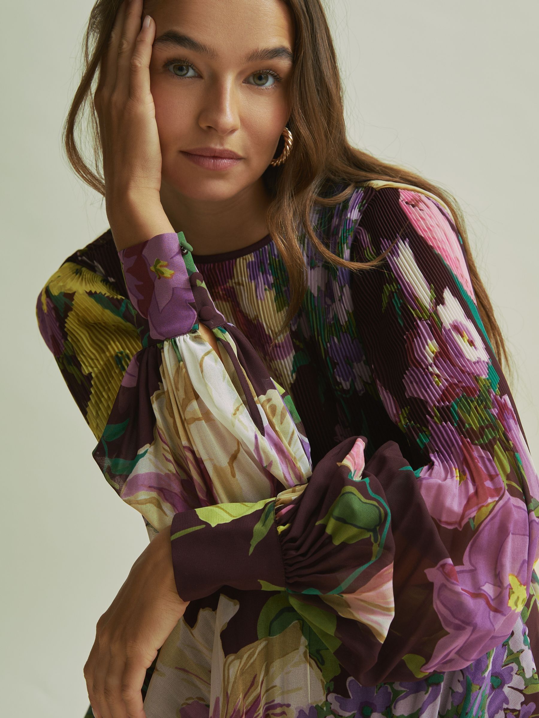 Florere Pleated Blouson Sleeve Midi Dress in Purple - Image 3 of 8