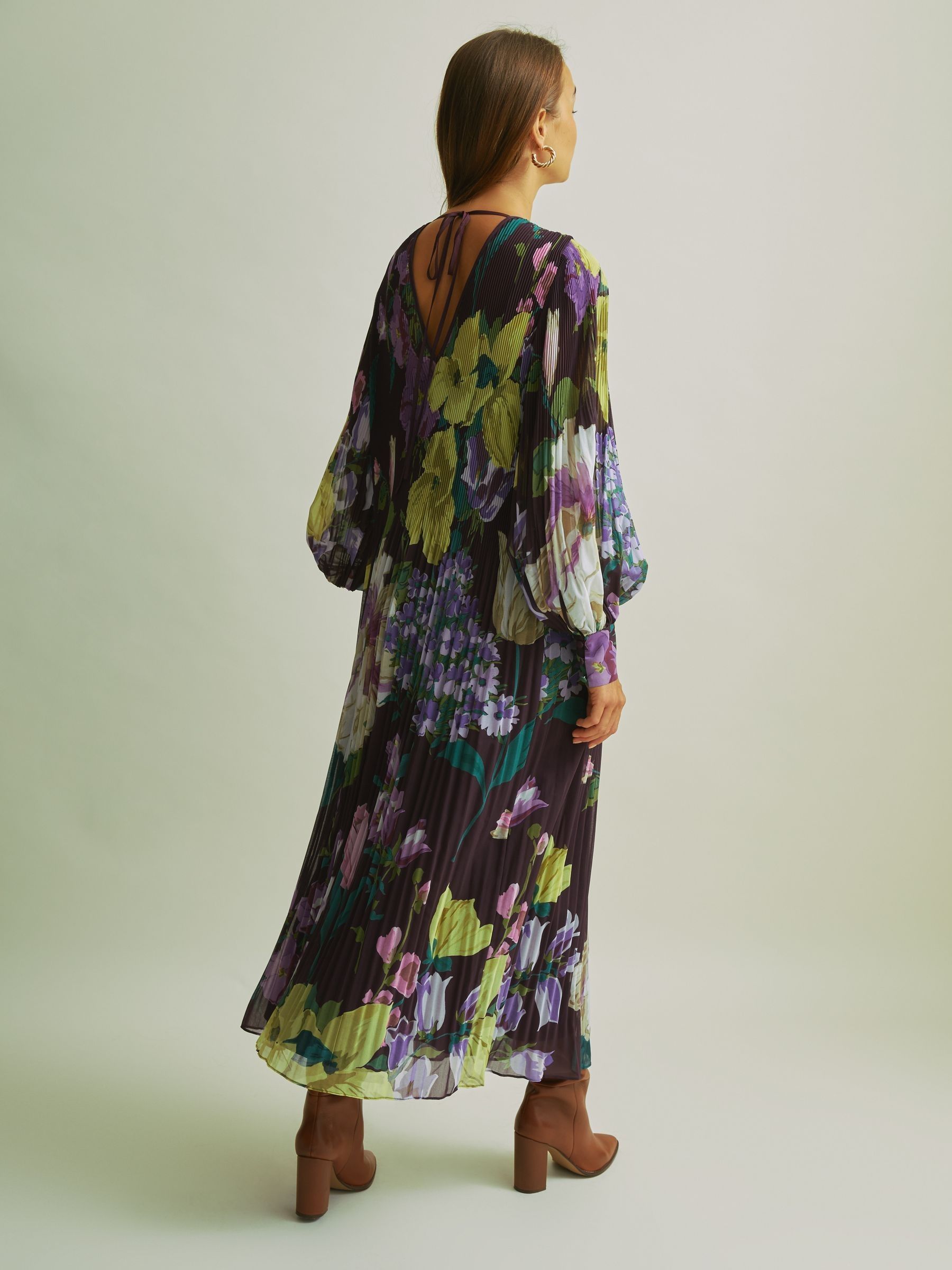 Florere Pleated Blouson Sleeve Midi Dress in Purple - Image 4 of 8